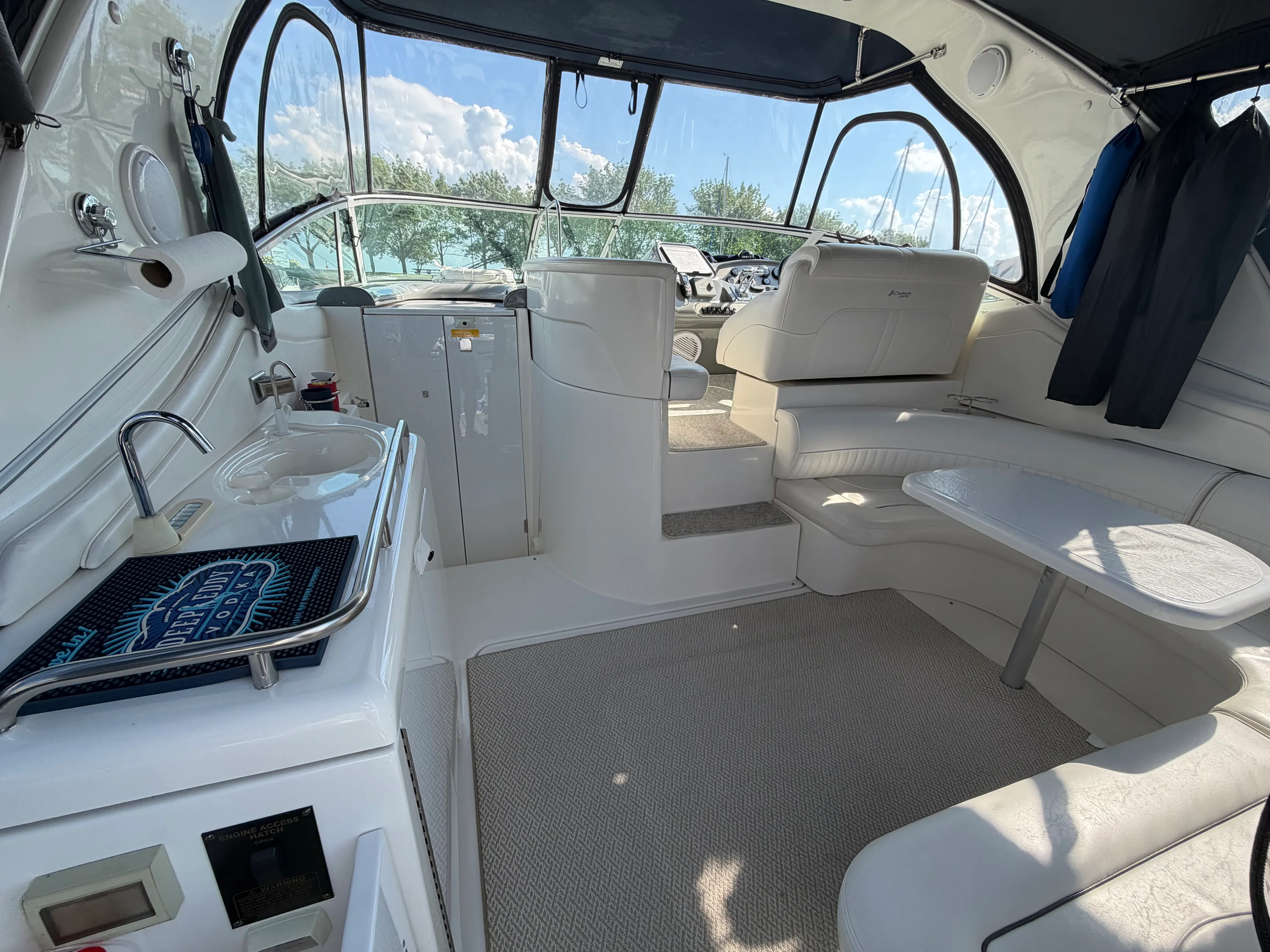 2005 Cruisers Yachts 370 EXPRESS Image Thumbnail #2