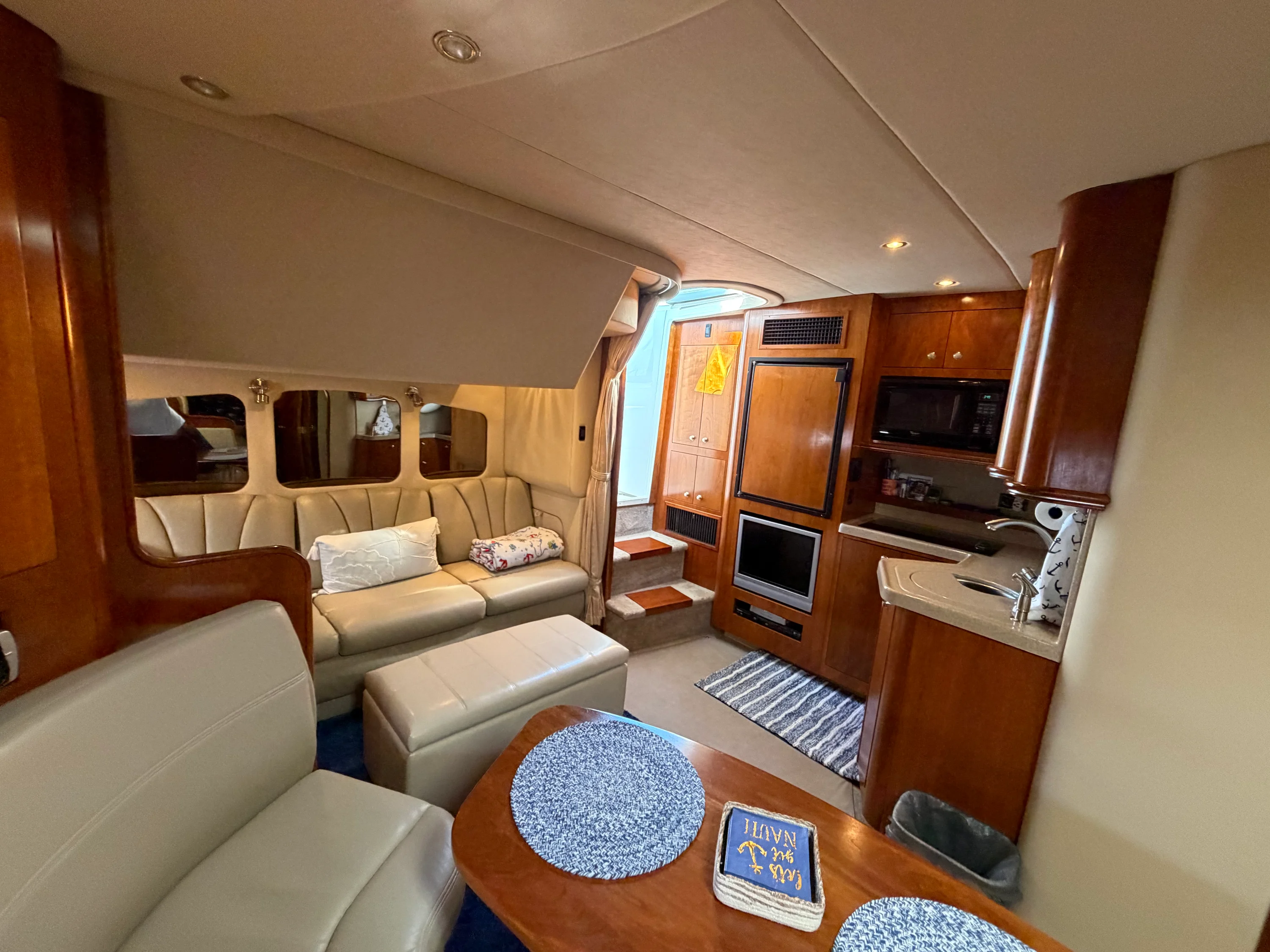 2005 Cruisers Yachts 370 EXPRESS Image Thumbnail #22