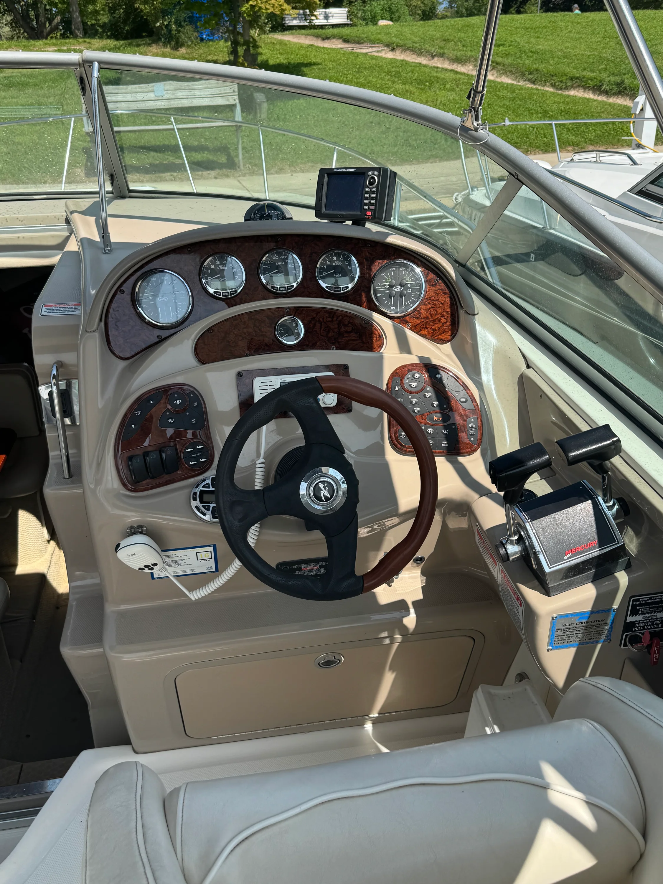2005 Sea Ray 280 SUNDANCER Image Thumbnail #16
