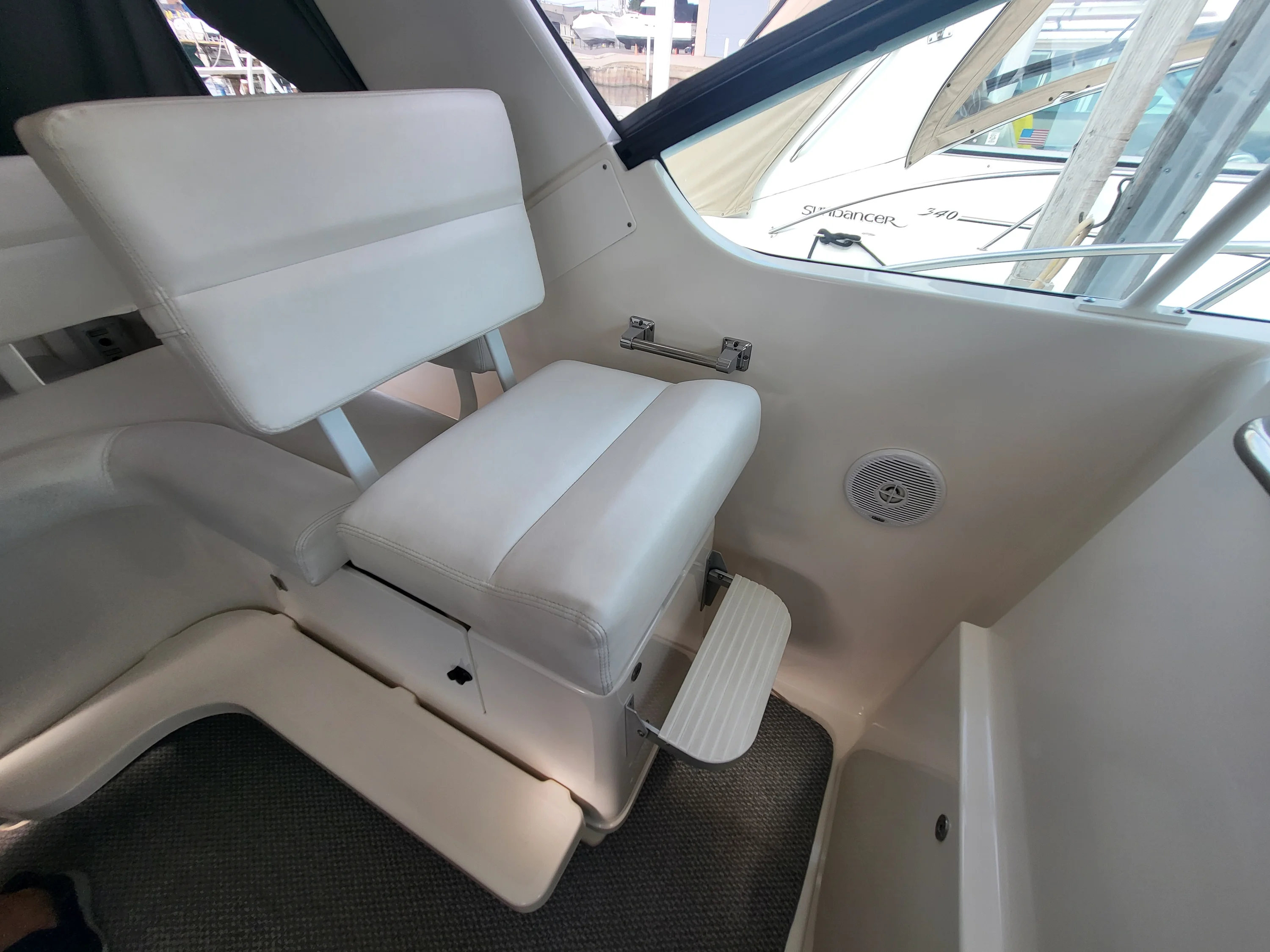 2001 Tiara Yachts 3500 OPEN Image Thumbnail #31