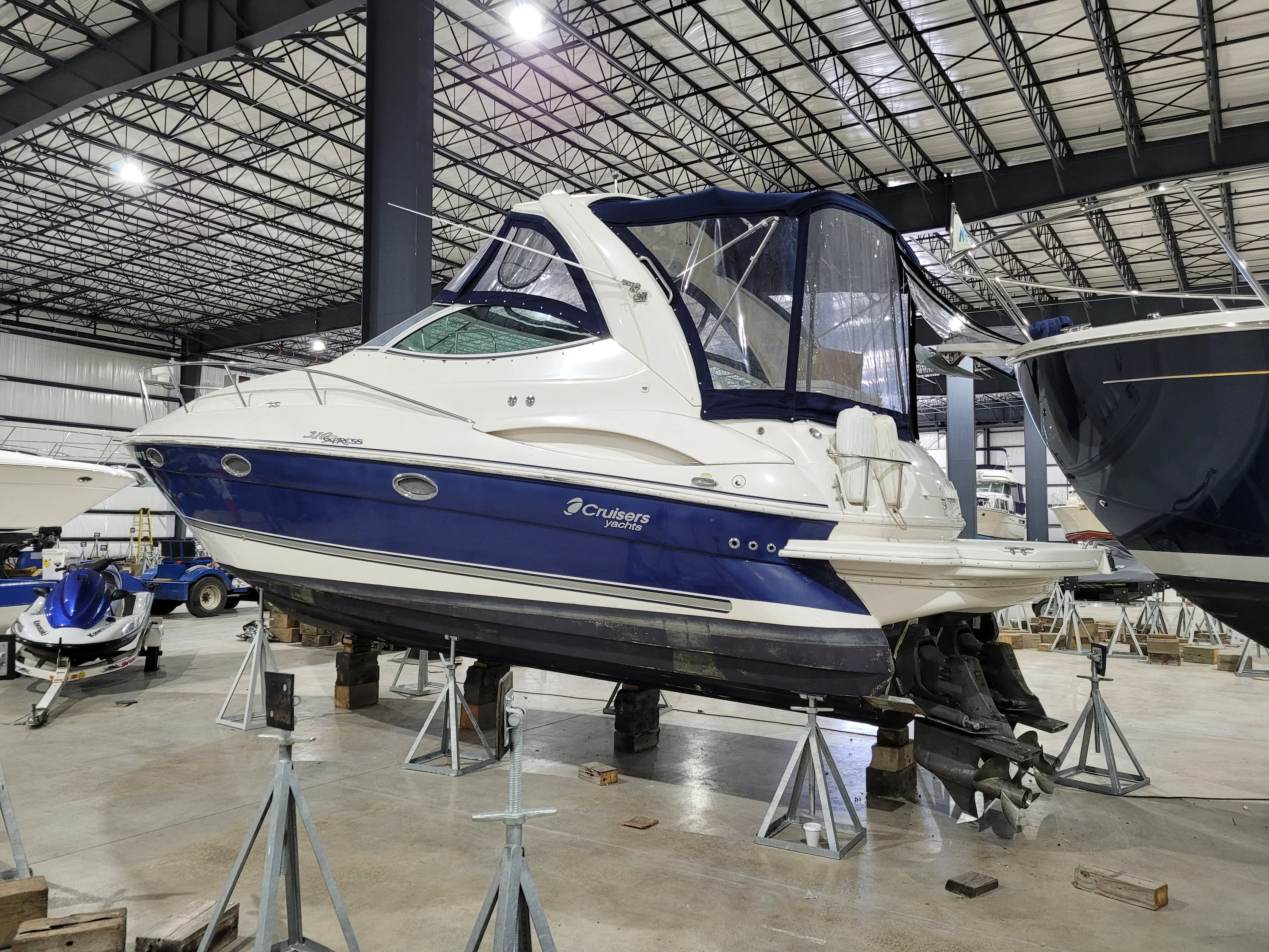 2007 Cruisers Yachts 310 EXPRESS Image Thumbnail #0