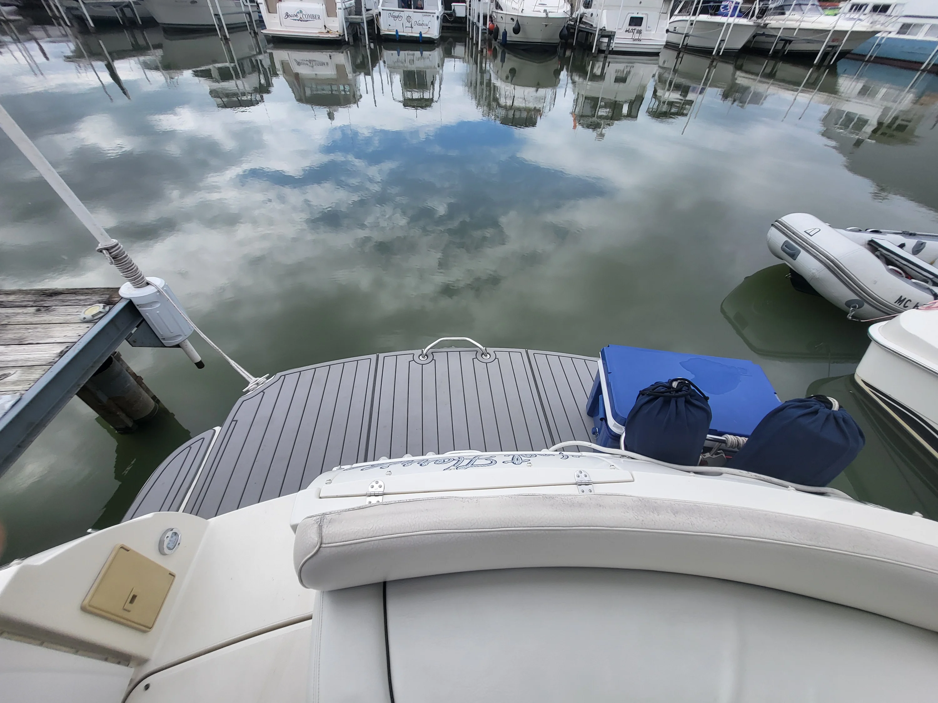 2007 Cruisers Yachts 310 EXPRESS Image Thumbnail #8