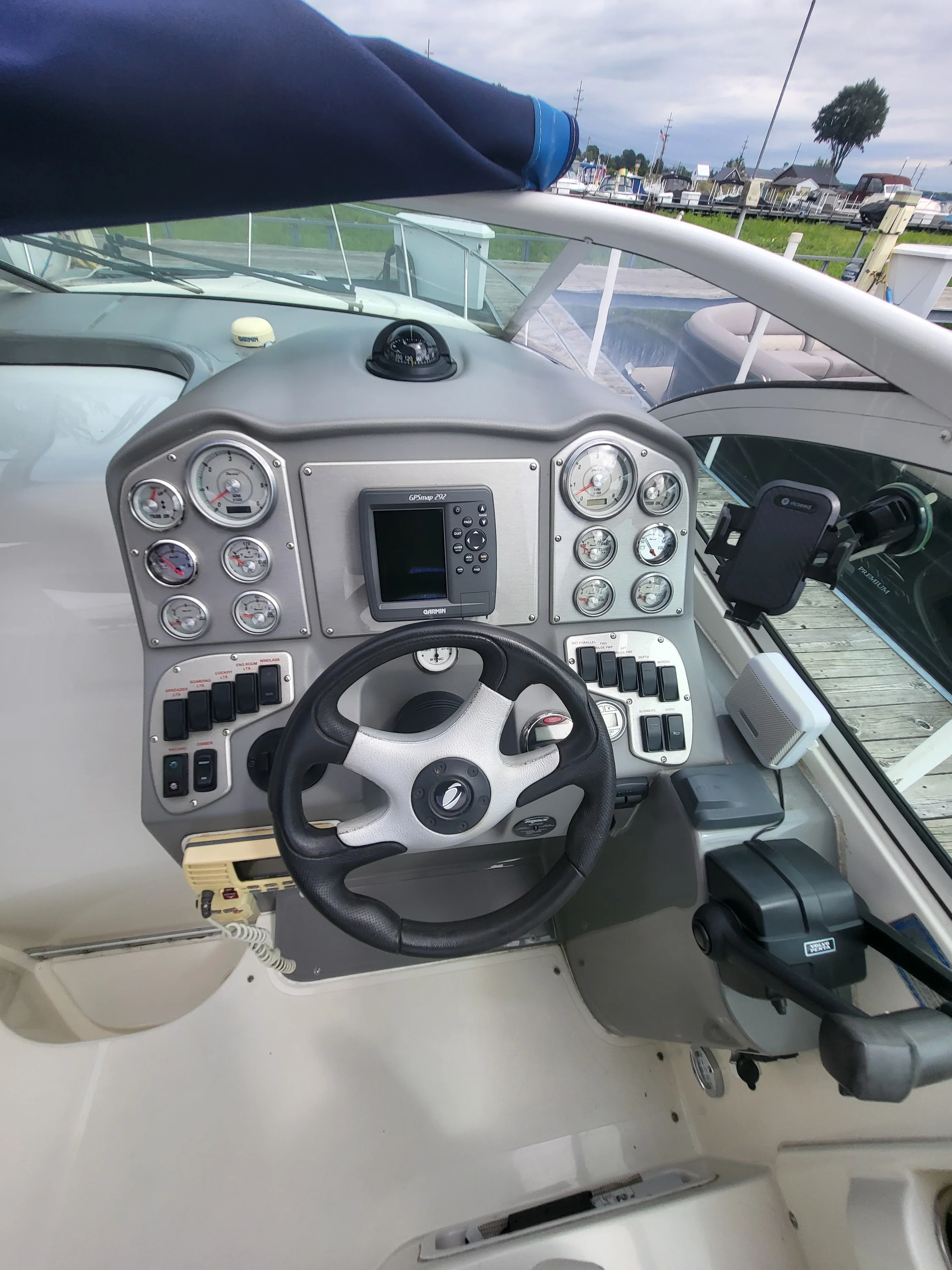 2007 Cruisers Yachts 310 EXPRESS Image Thumbnail #10