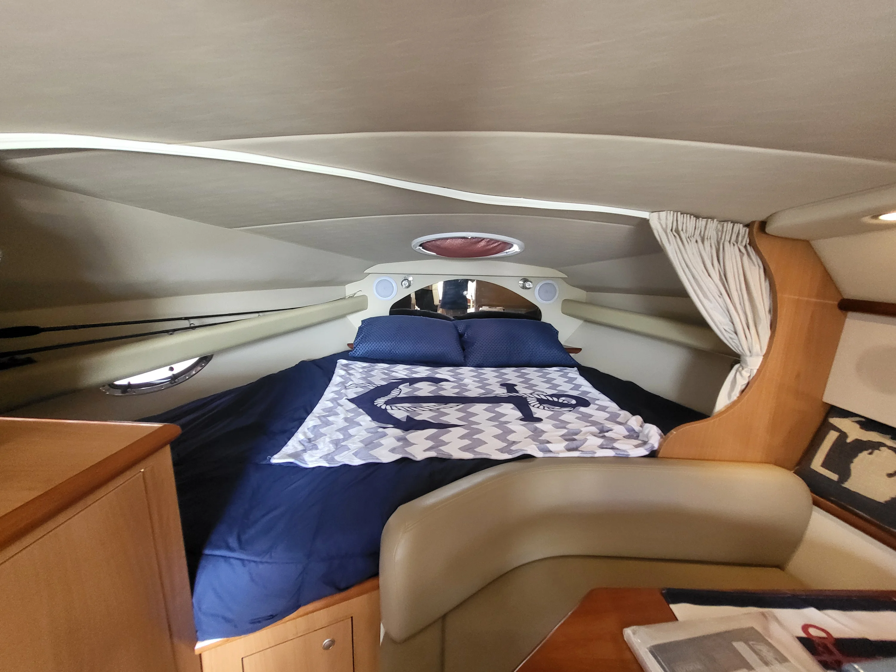 2007 Cruisers Yachts 310 EXPRESS Image Thumbnail #14
