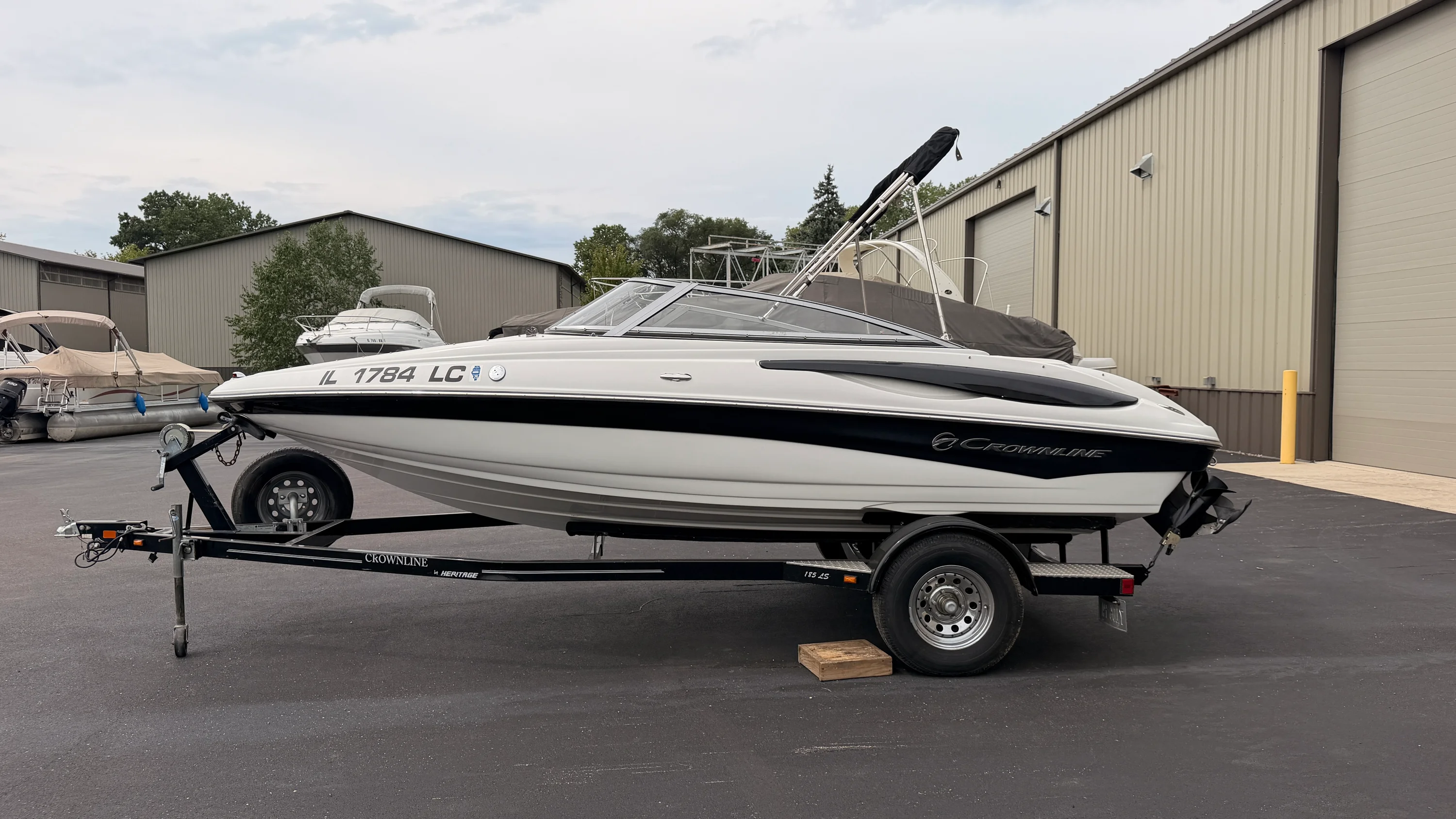 2009 Crownline 185SS Image Thumbnail #3