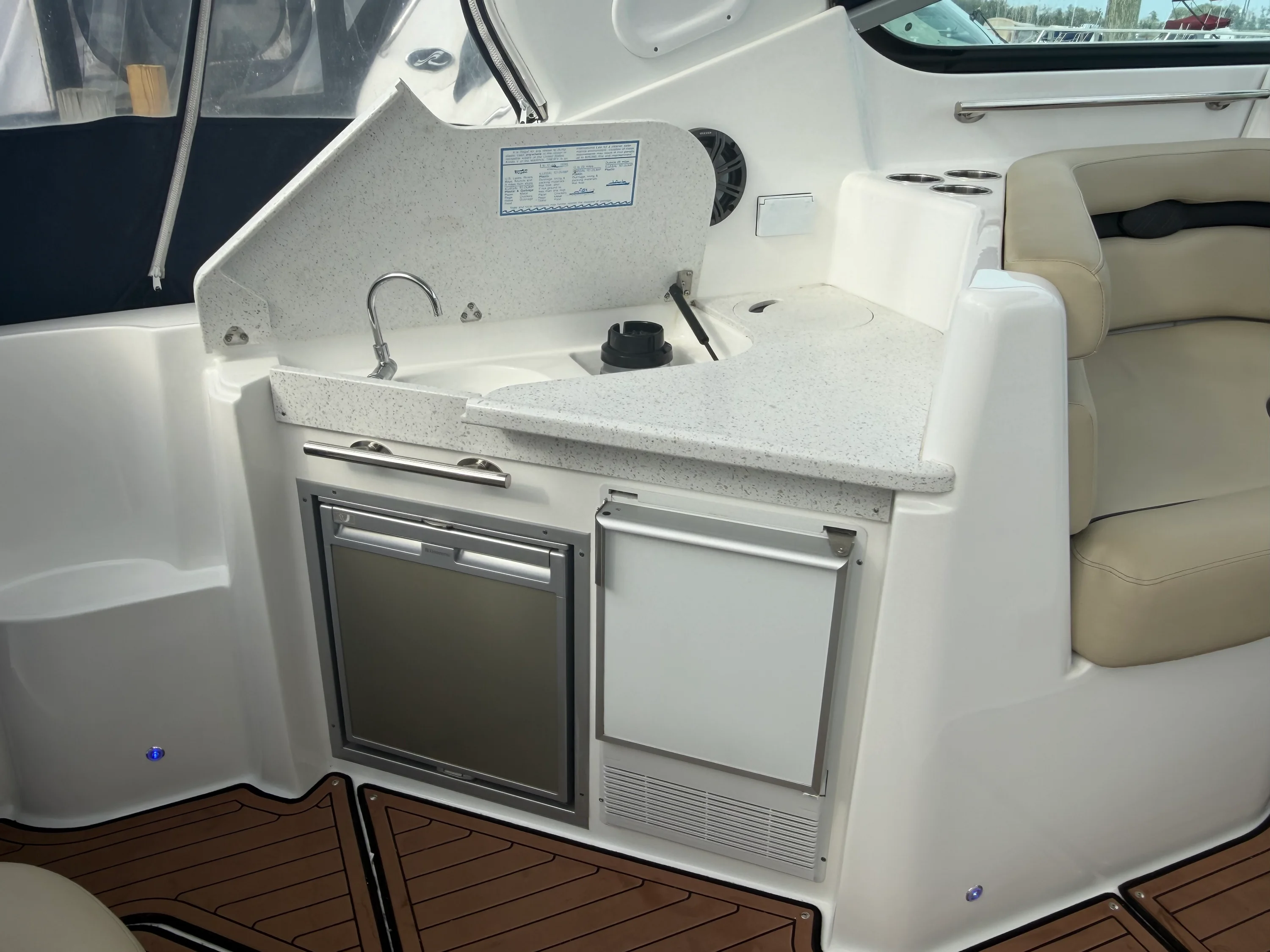 2019 Rinker 370 EX Image Thumbnail #8