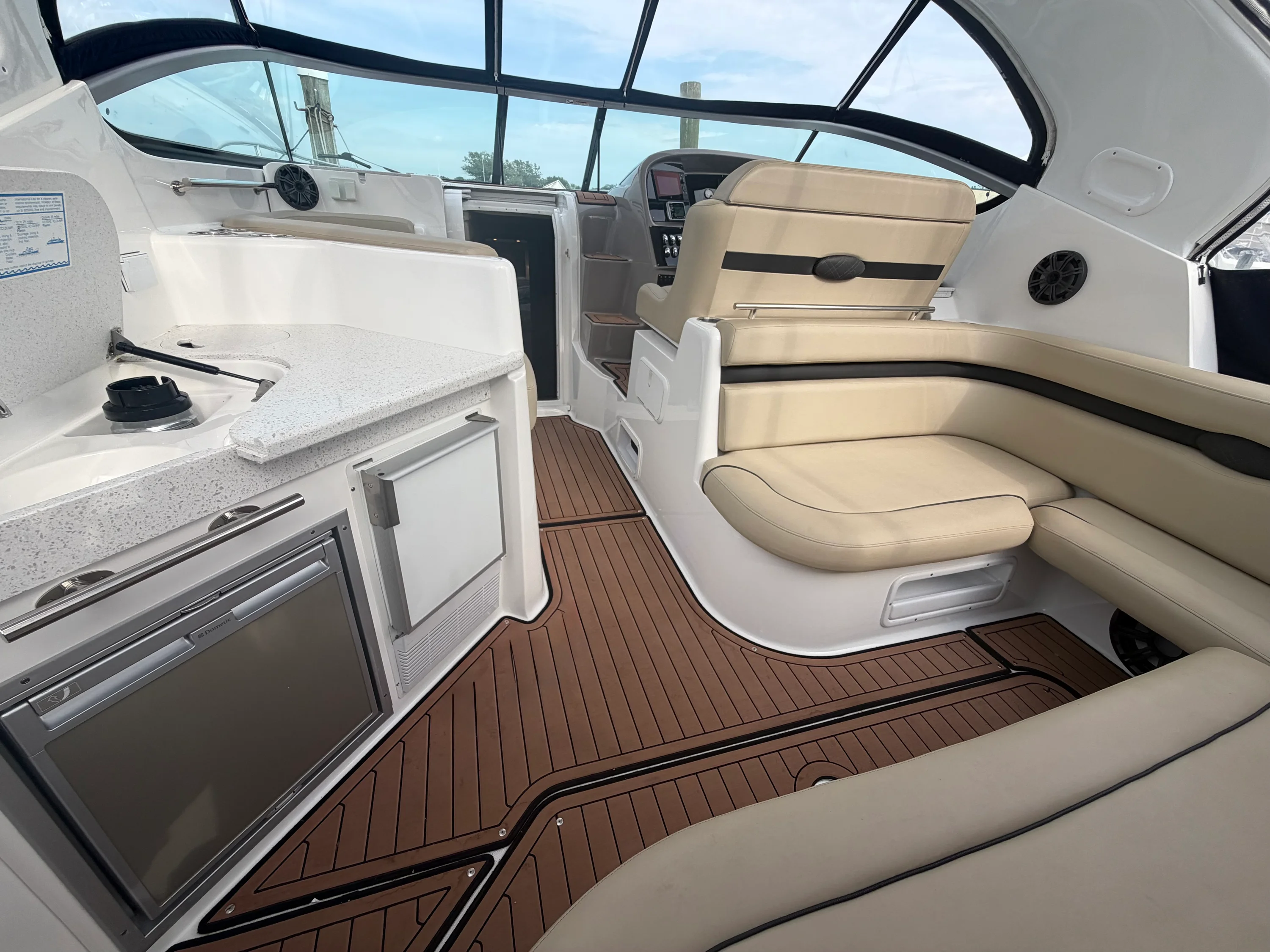 2019 Rinker 370 EX Image Thumbnail #7