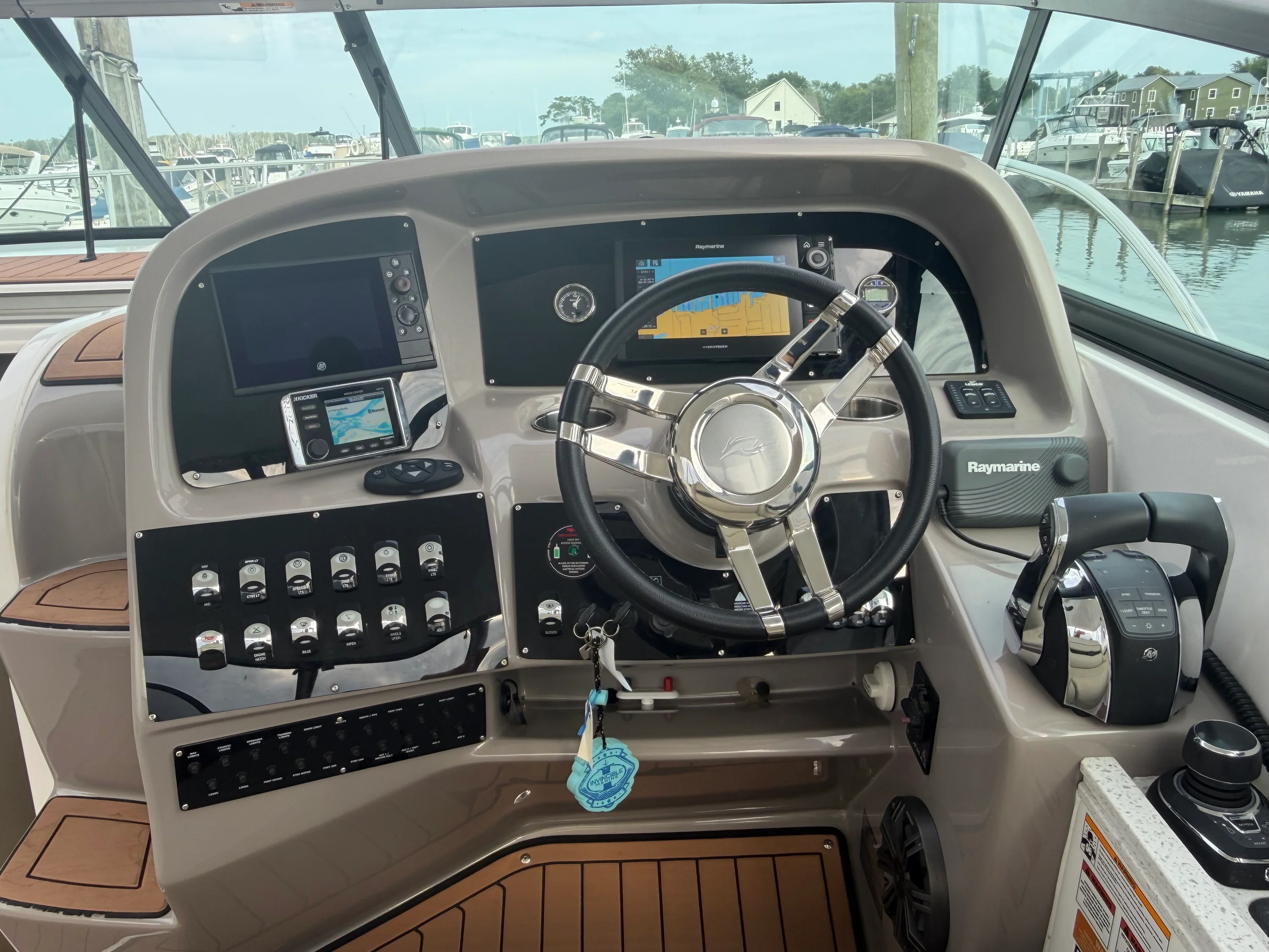 2019 Rinker 370 EX Image Thumbnail #9