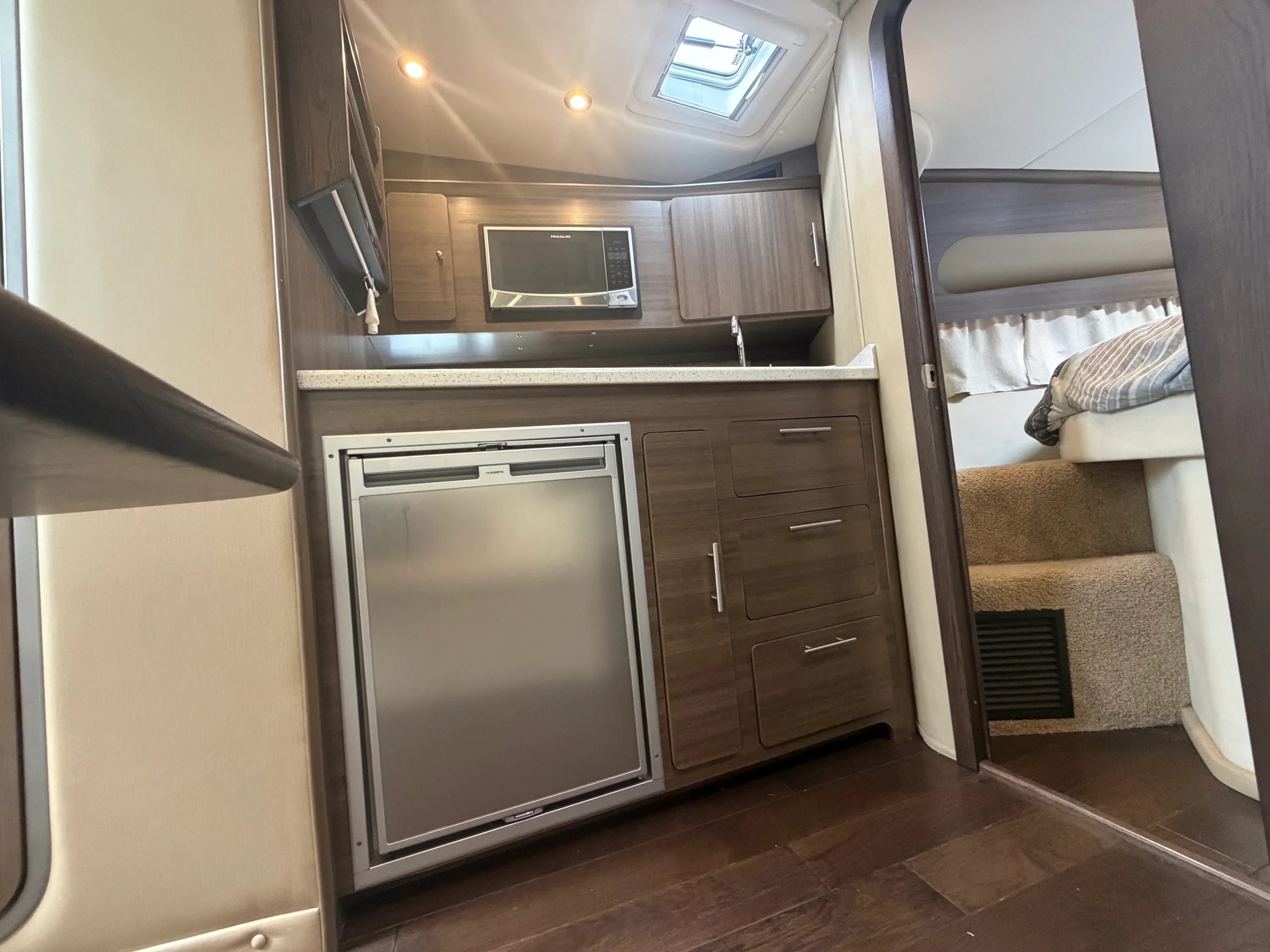 2019 Rinker 370 EX Image Thumbnail #17