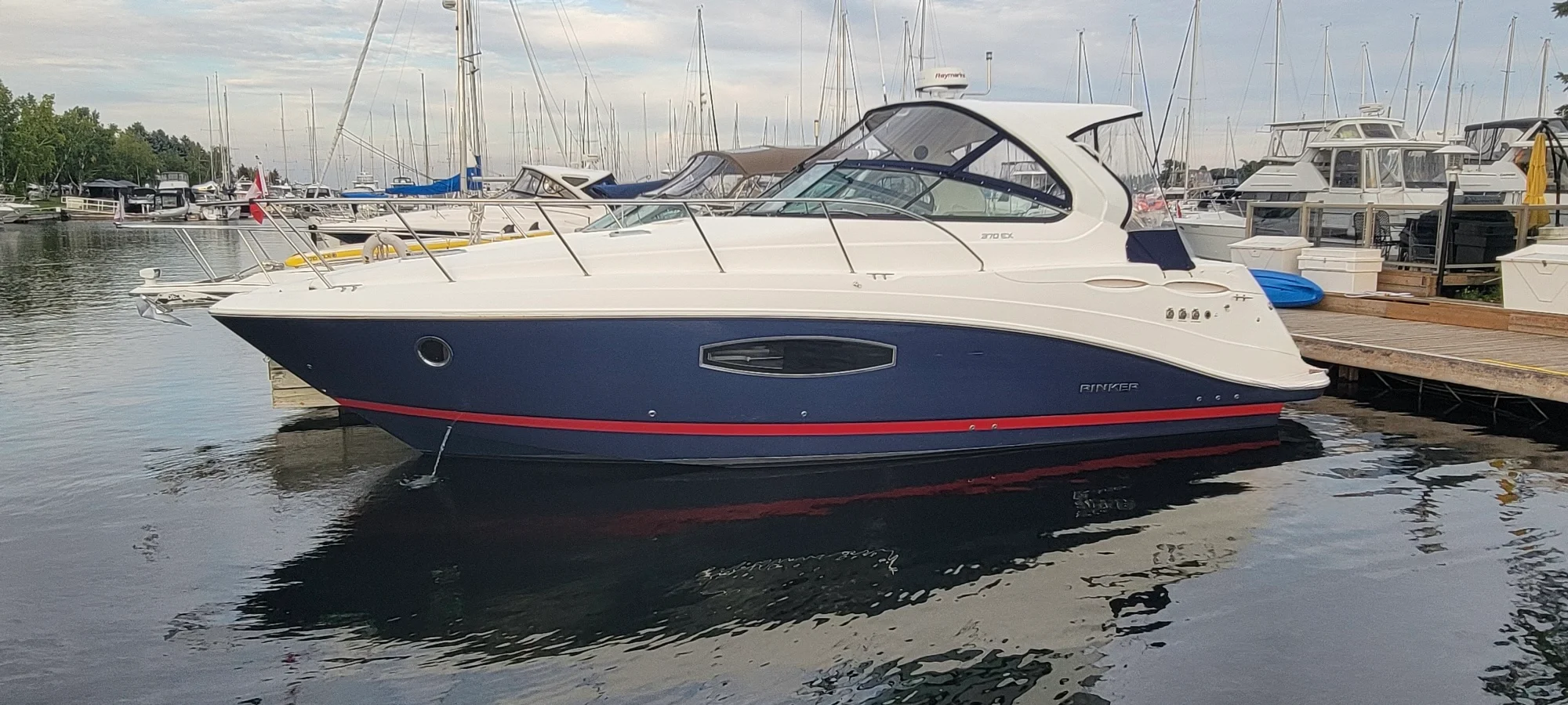 2019 Rinker 370 EX Image Thumbnail #3