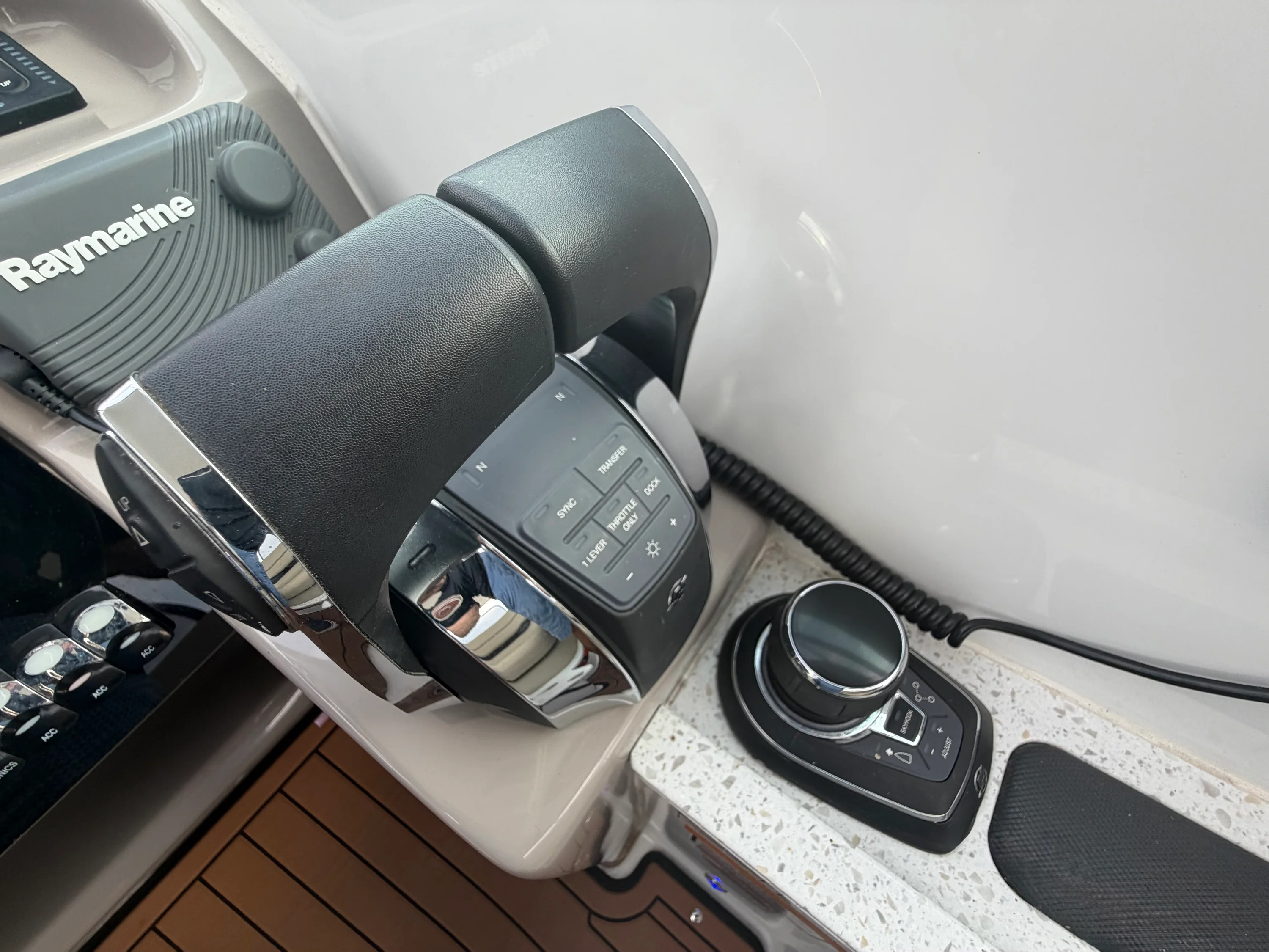 2019 Rinker 370 EX Image Thumbnail #14