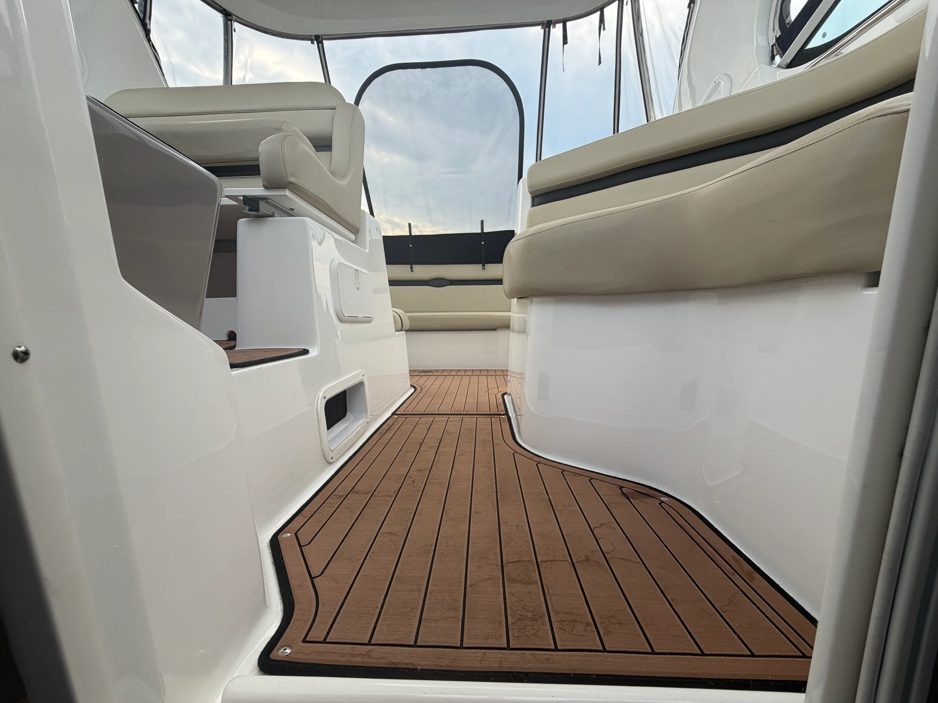2019 Rinker 370 EX Image Thumbnail #33