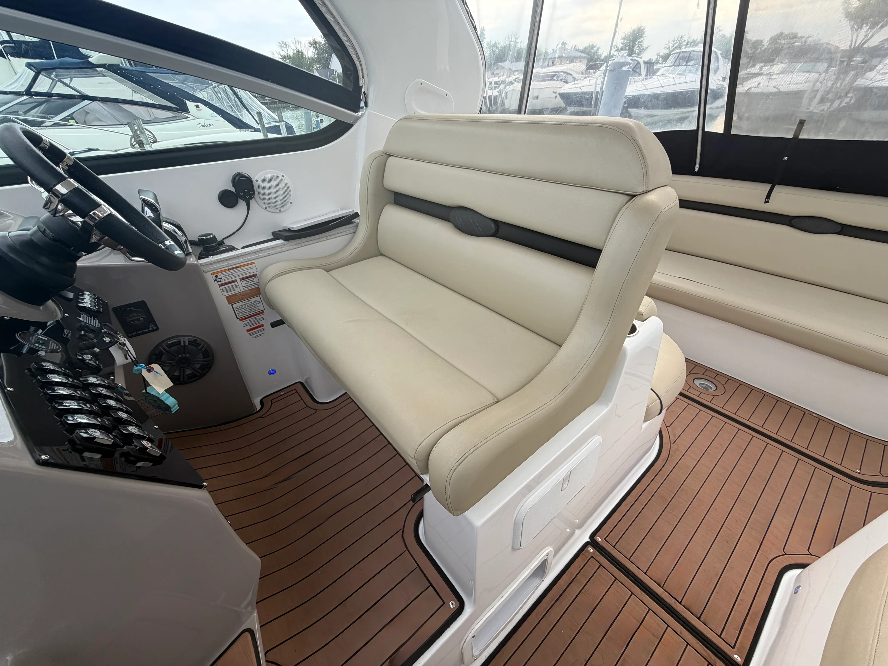 2019 Rinker 370 EX Image Thumbnail #10