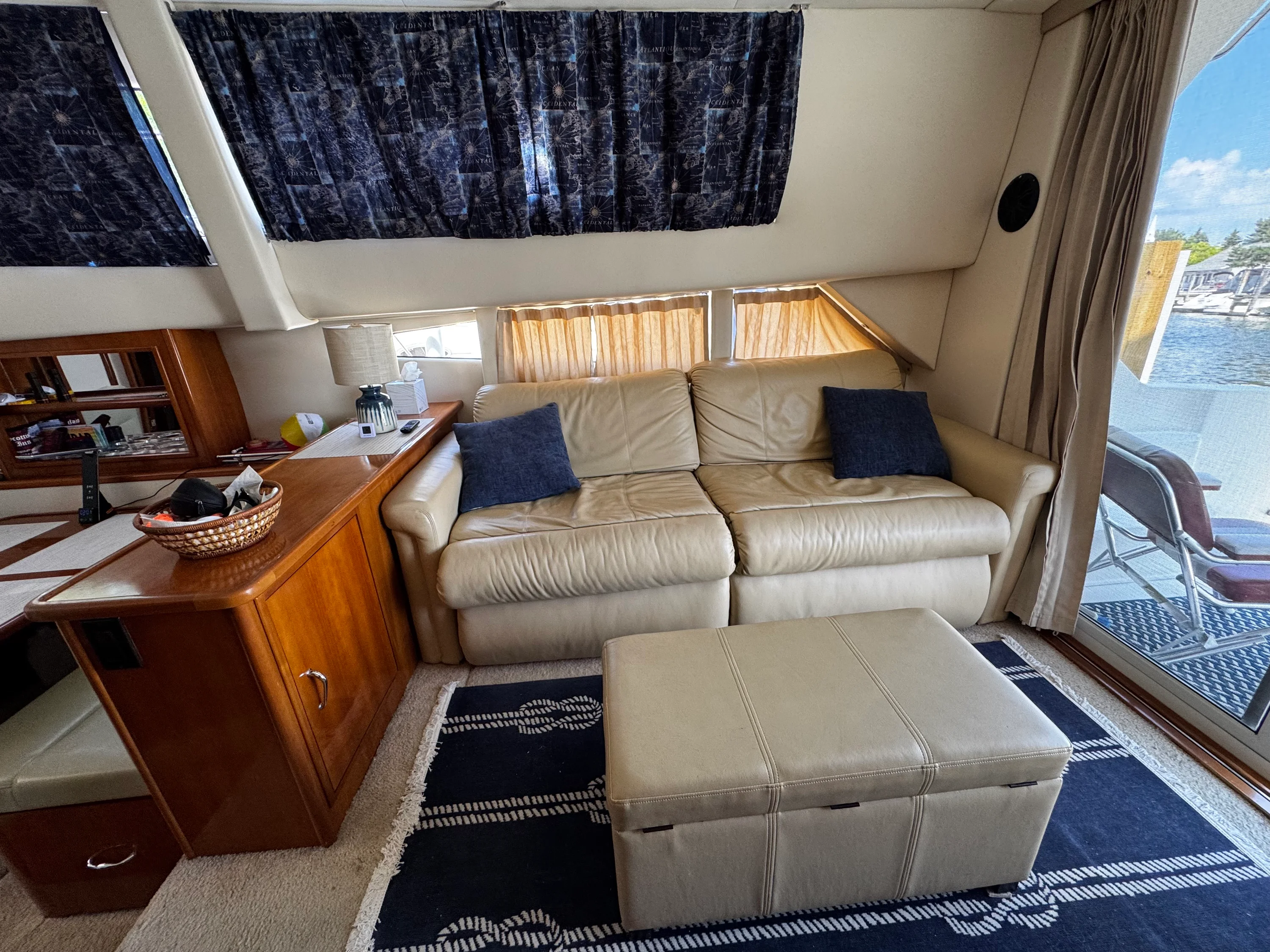 2005 Carver Yachts 33 SUPER SPORT Image Thumbnail #11