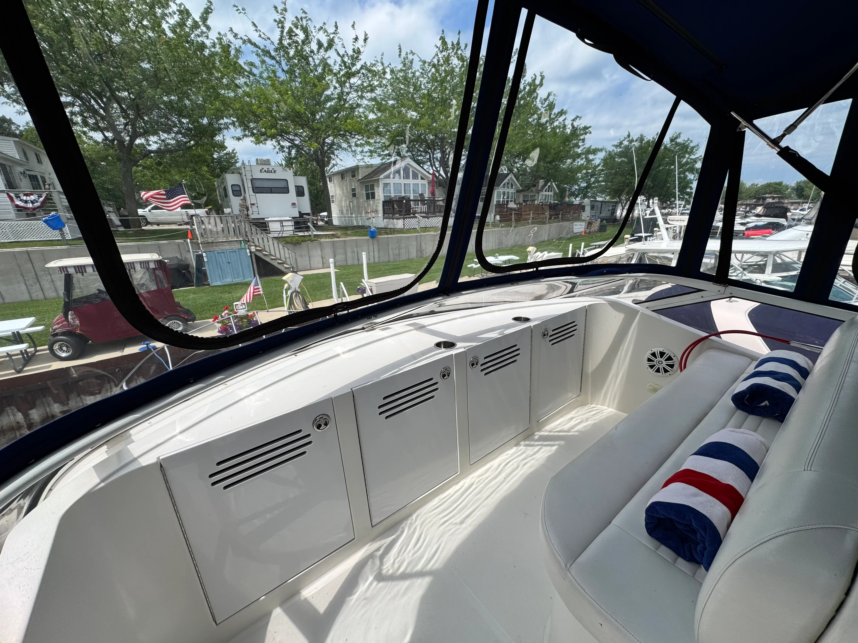2005 Carver Yachts 33 SUPER SPORT Image Thumbnail #7
