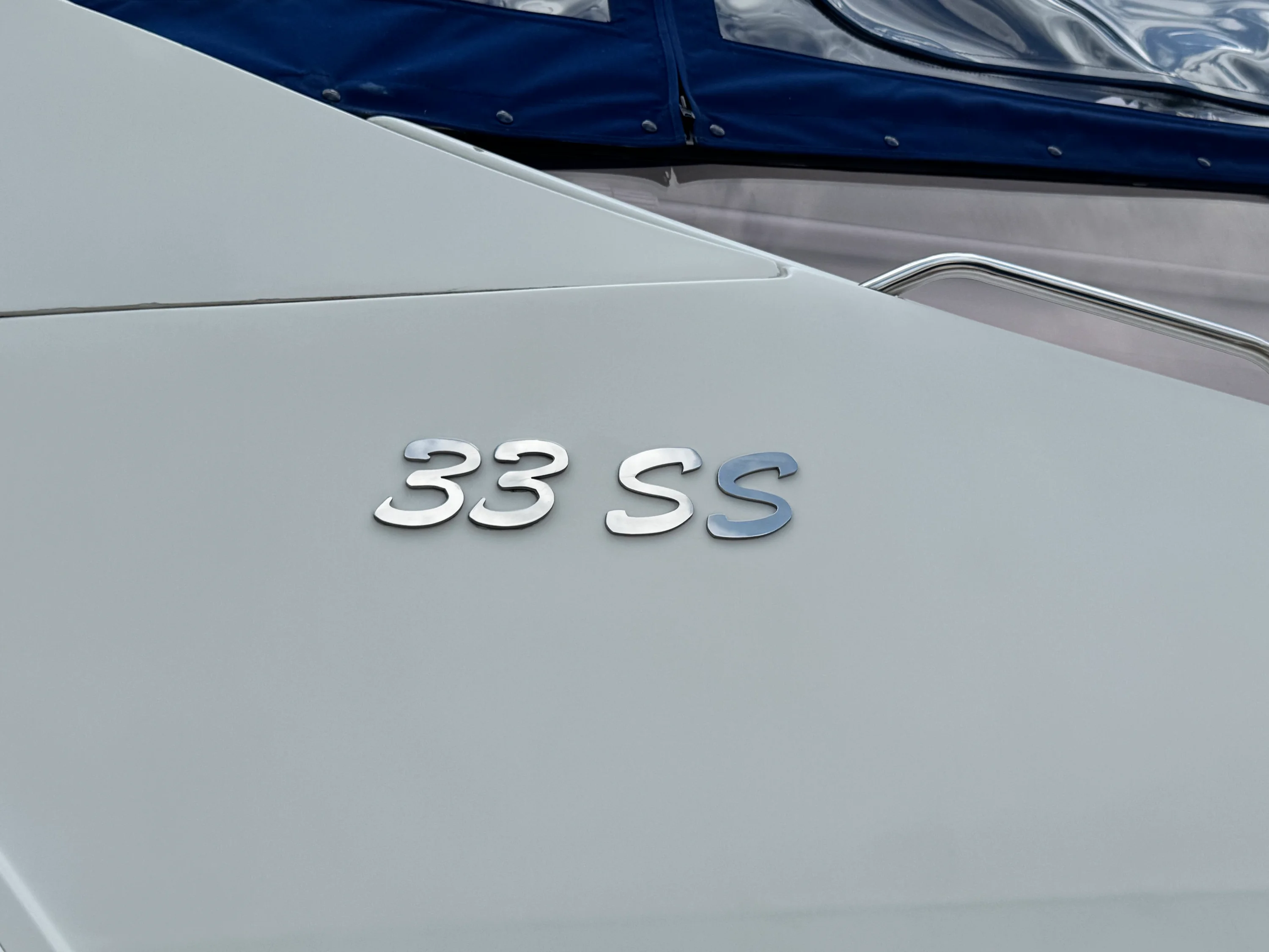 2005 Carver Yachts 33 SUPER SPORT Image Thumbnail #8