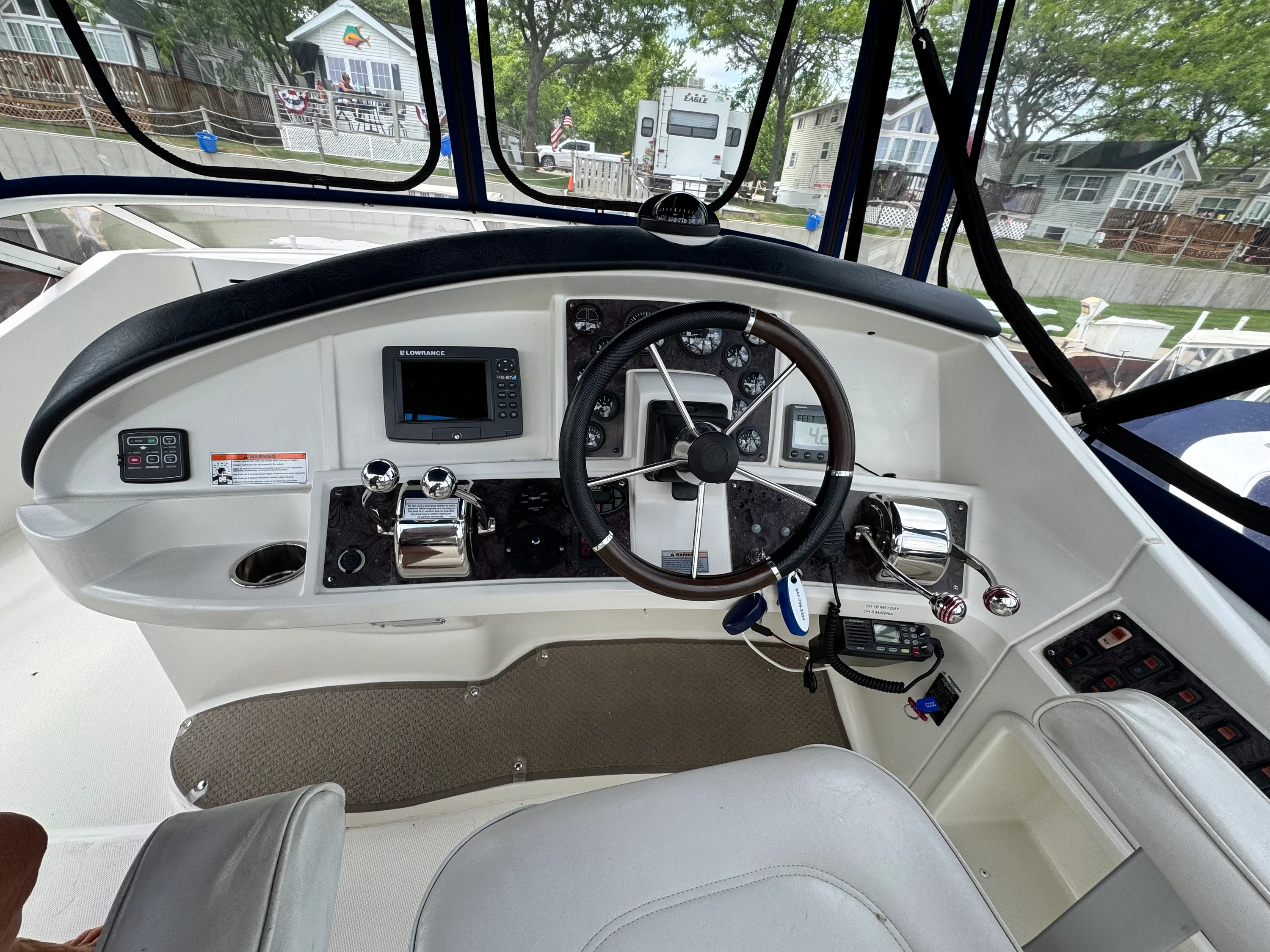 2005 Carver Yachts 33 SUPER SPORT Image Thumbnail #6