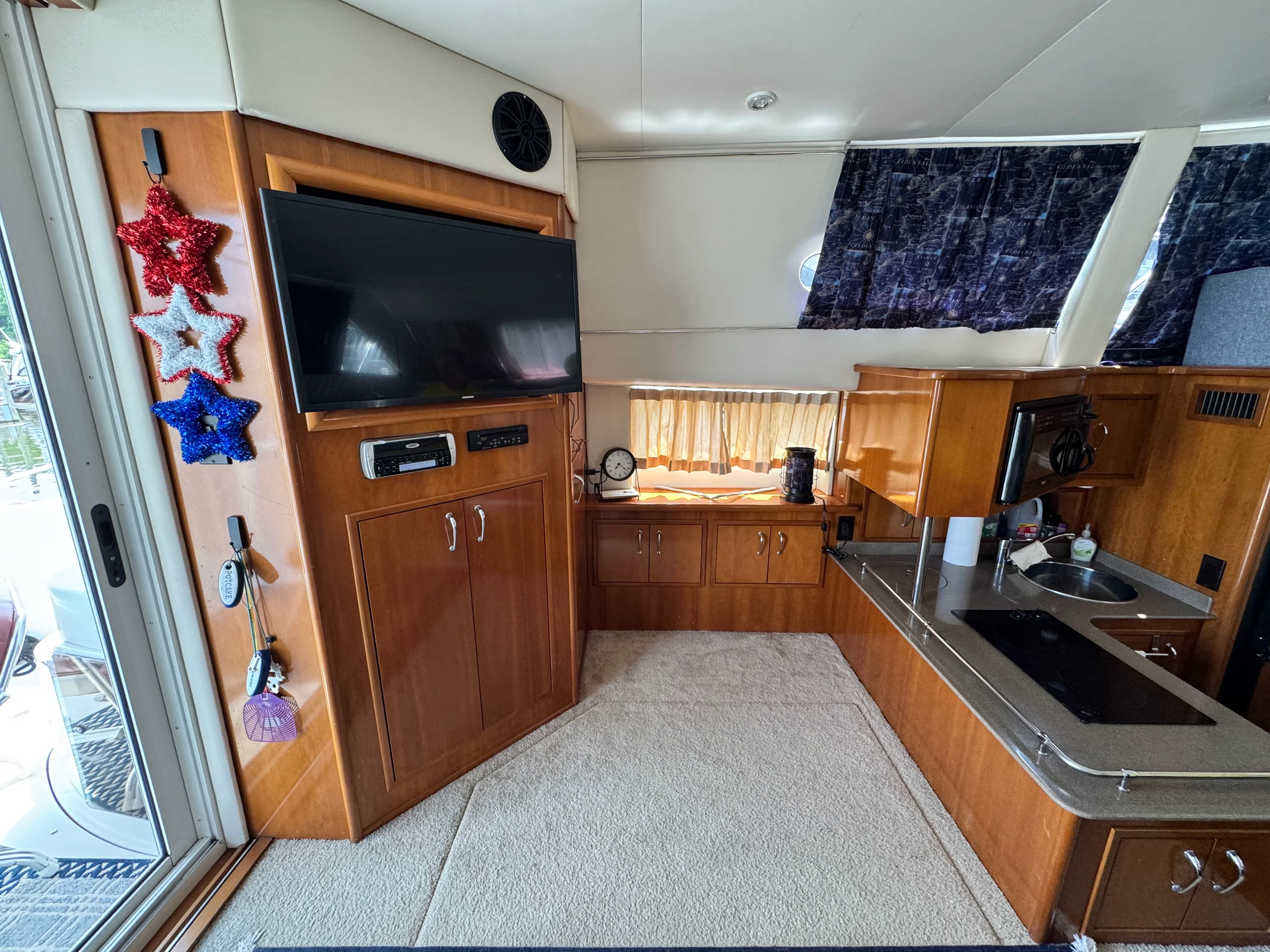 2005 Carver Yachts 33 SUPER SPORT Image Thumbnail #16