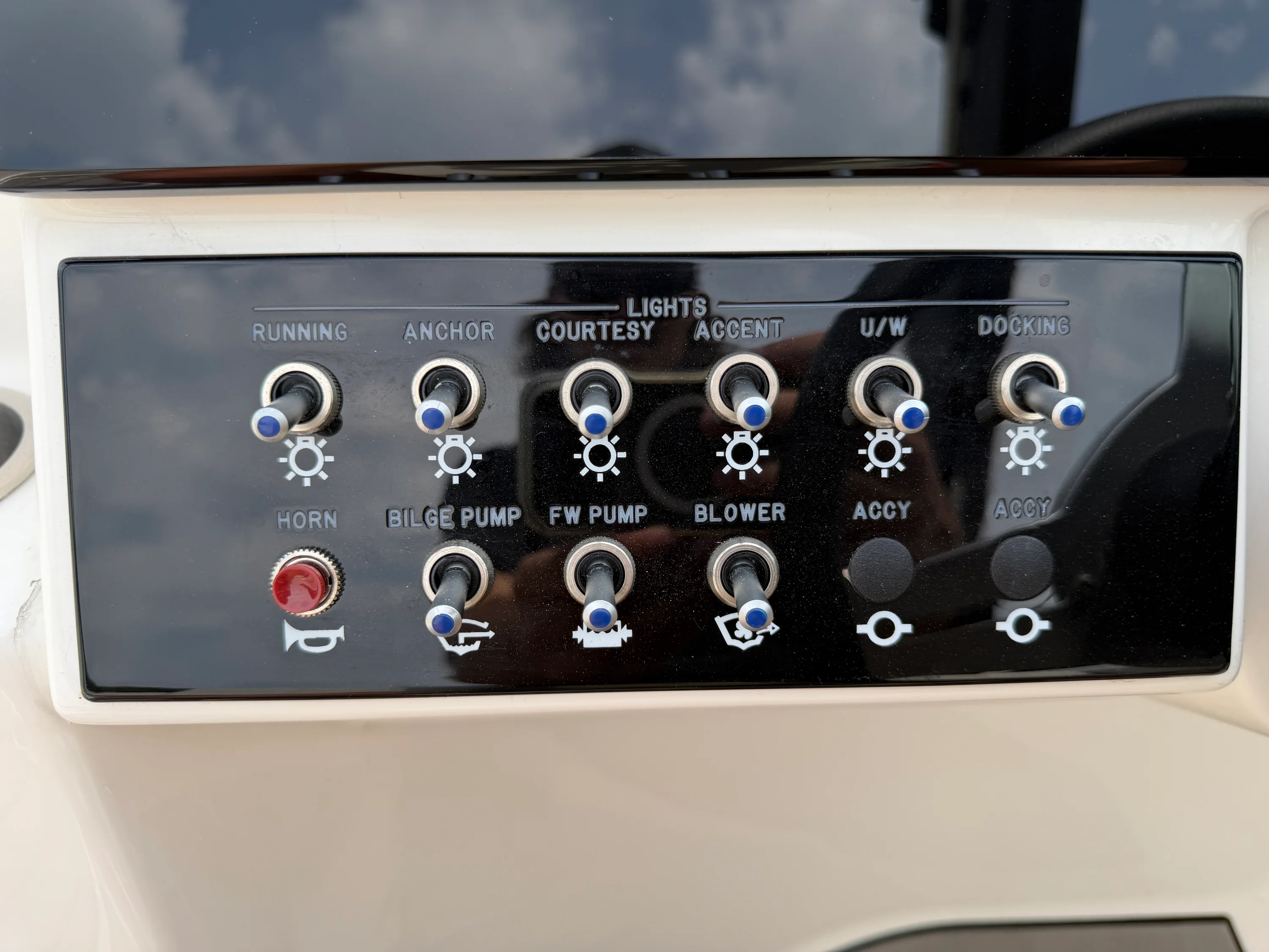 2025 Sea Ray SDX 250 Image Thumbnail #25