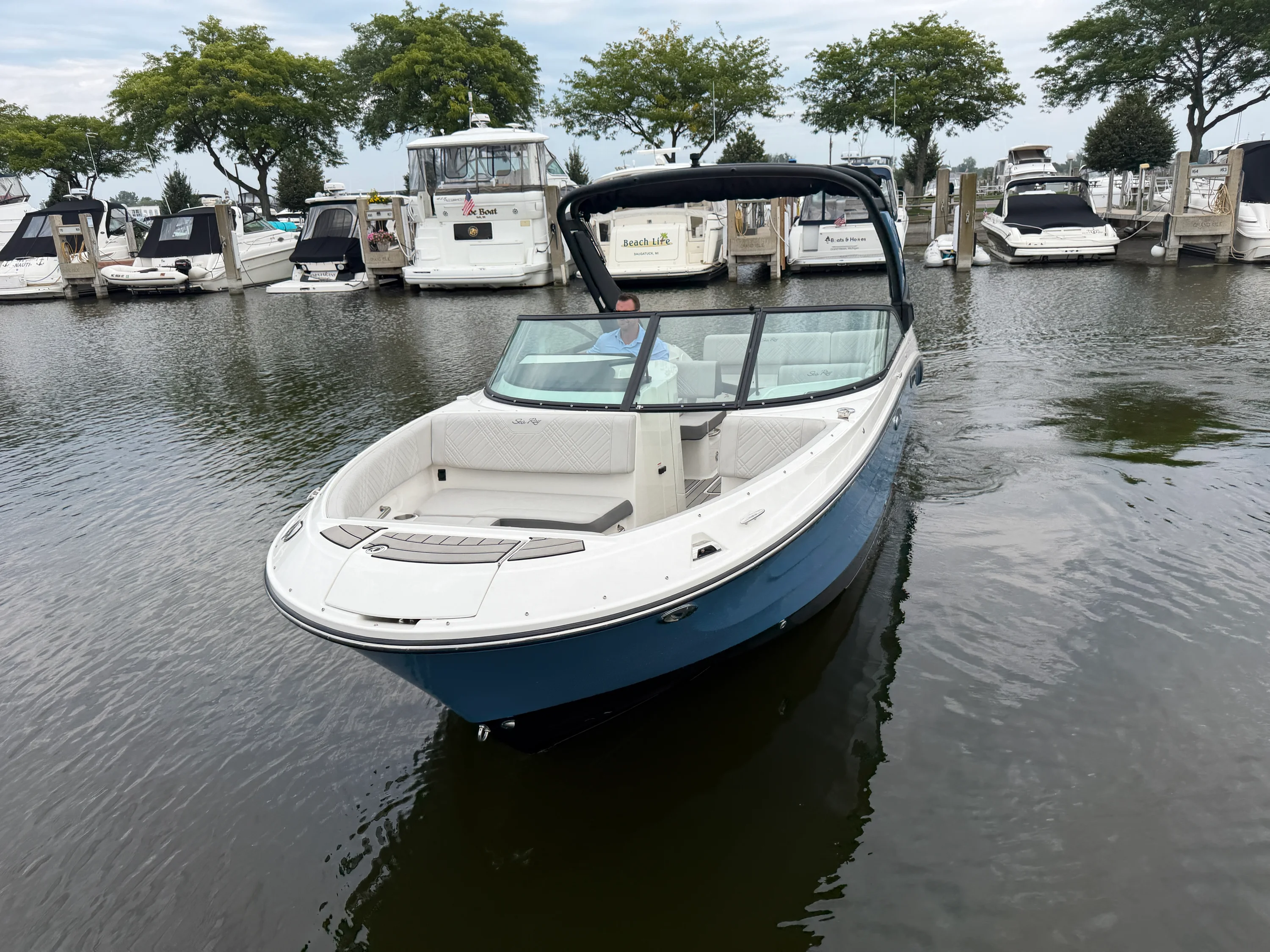 2025 Sea Ray SDX 250 Image Thumbnail #4