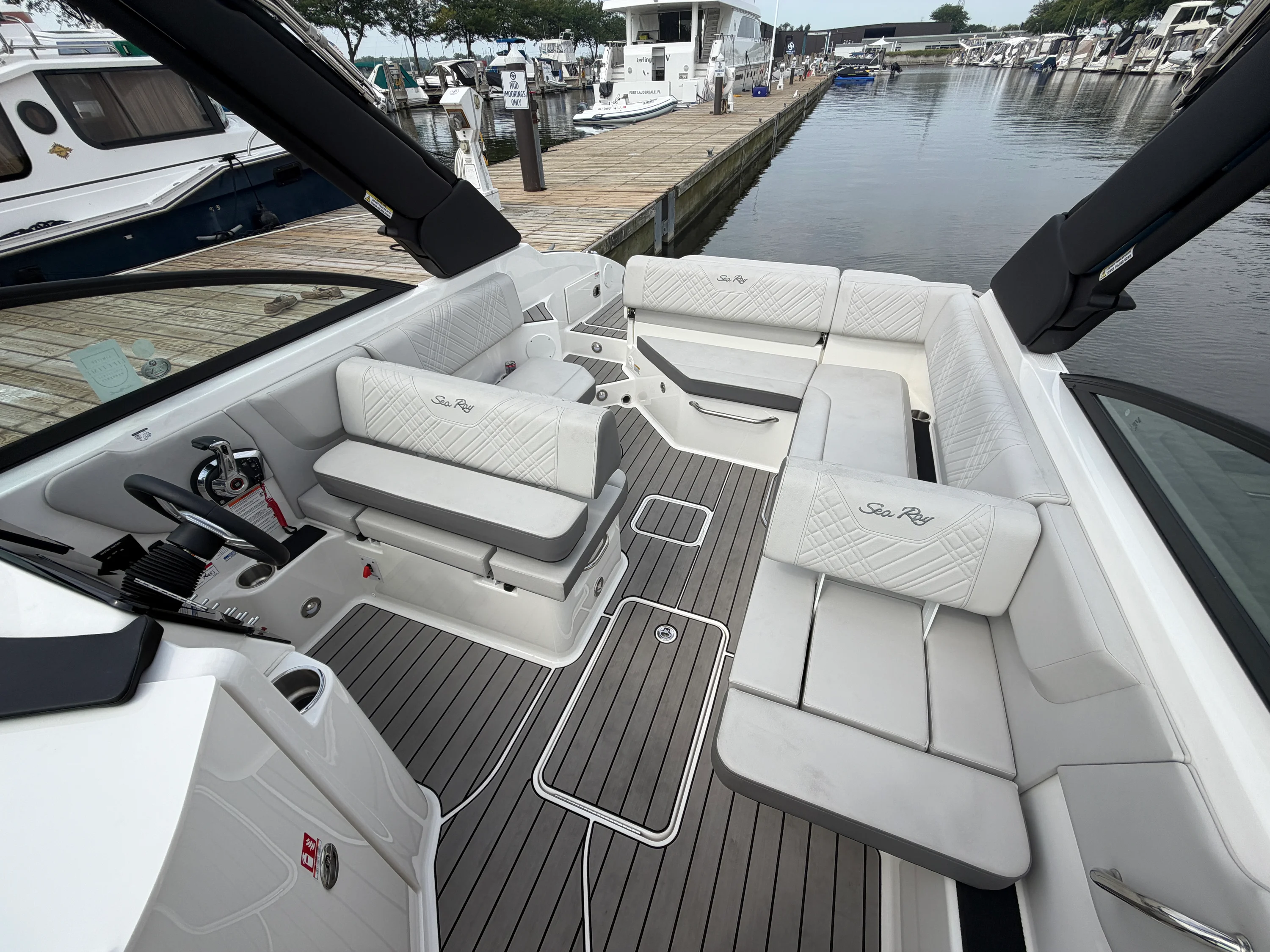 2025 Sea Ray SDX 250 Image Thumbnail #17