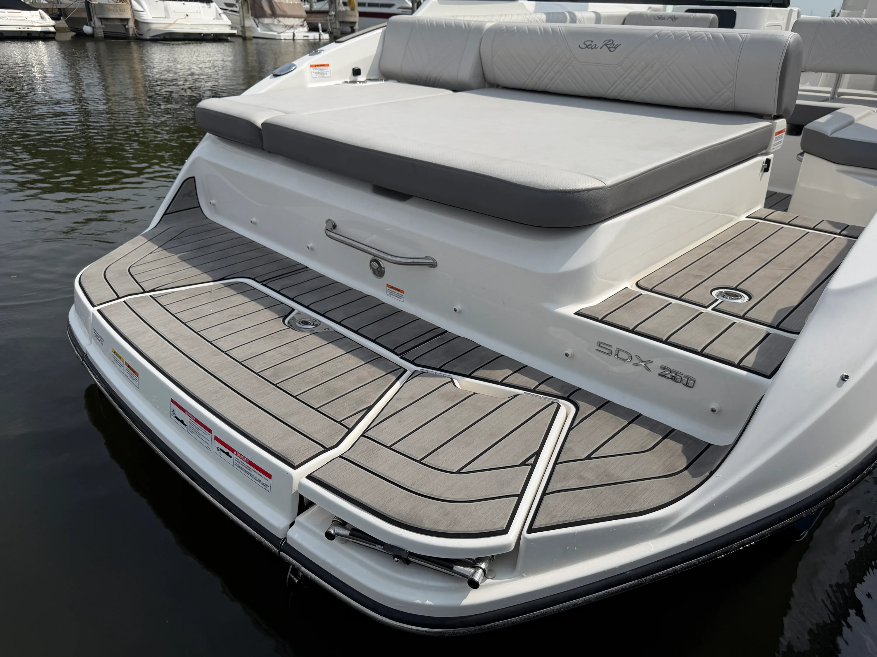 2025 Sea Ray SDX 250 Image Thumbnail #32