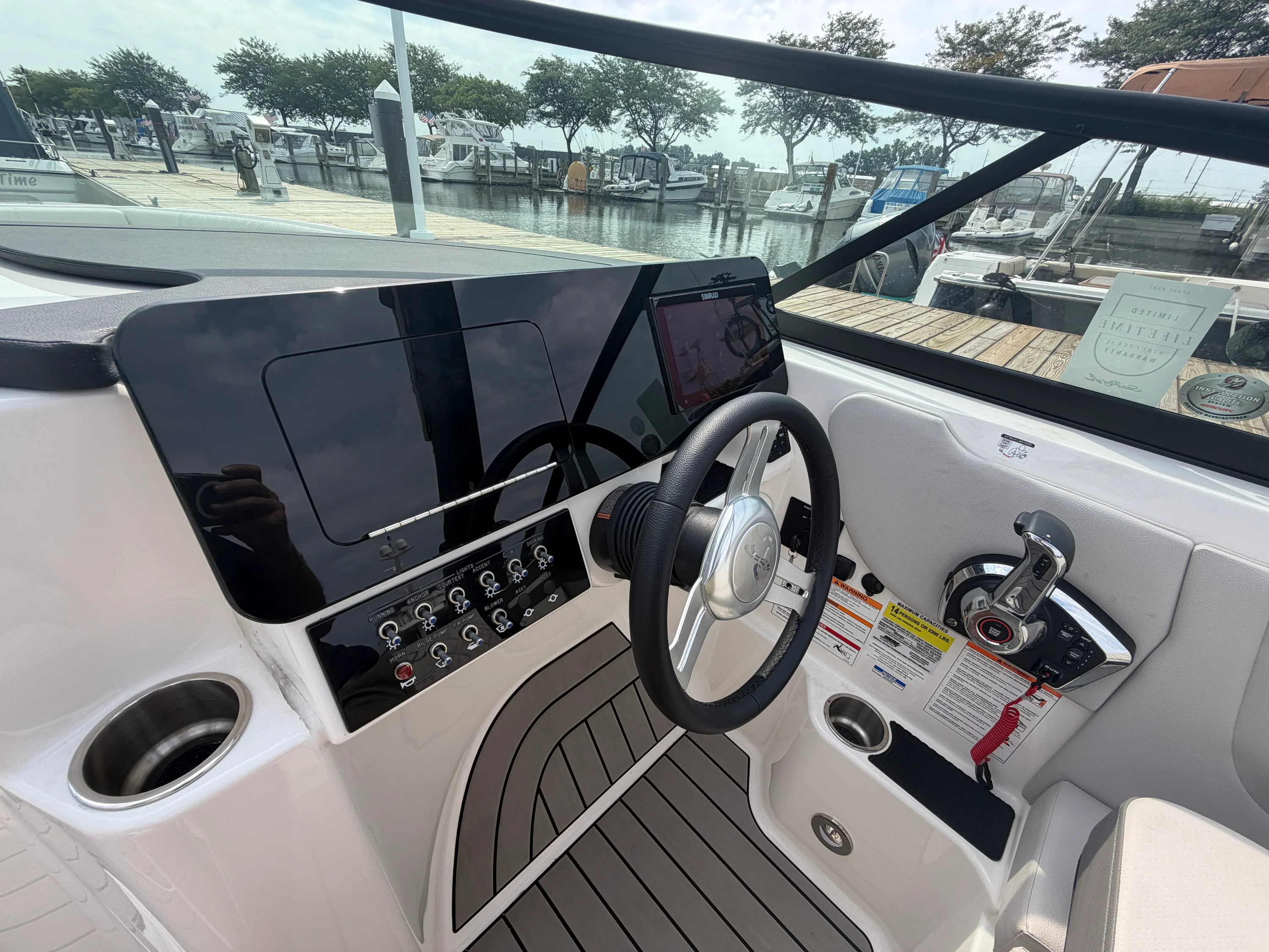 2025 Sea Ray SDX 250 Image Thumbnail #21