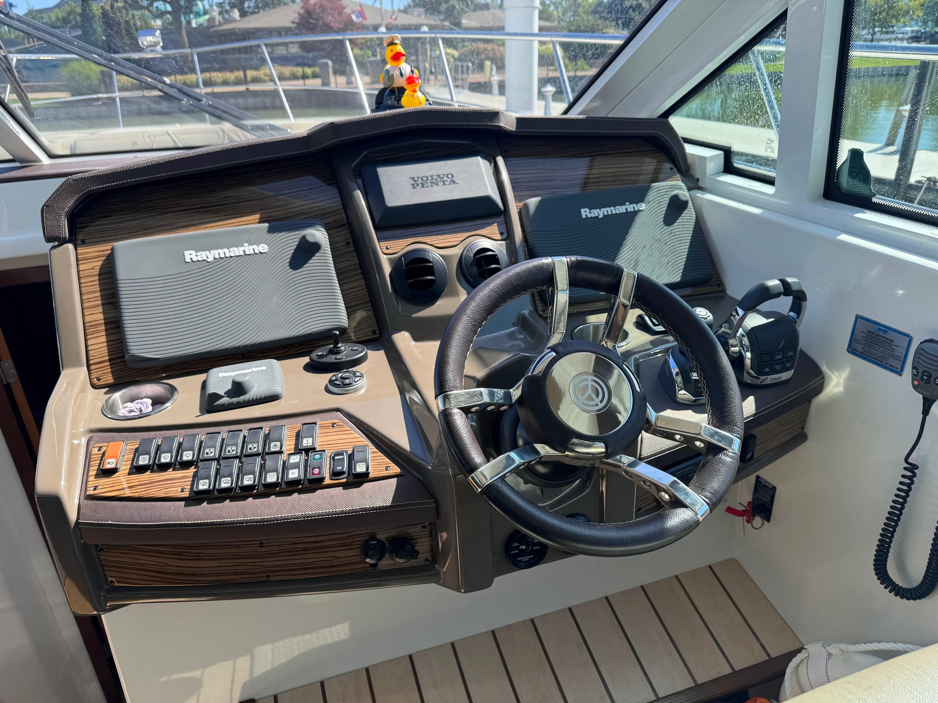 2014 Cruisers Yachts 45 CANTIUS Image Thumbnail #39