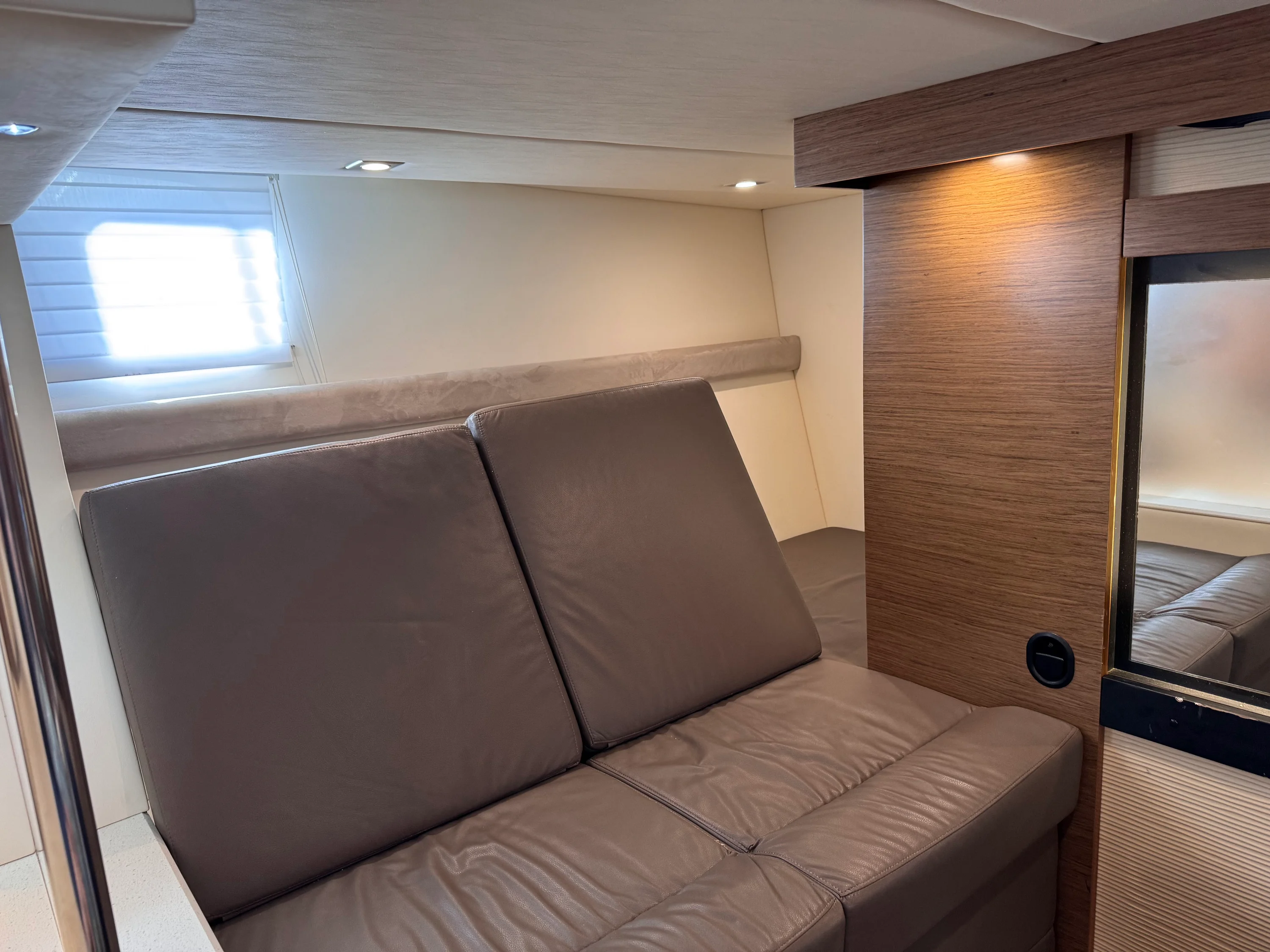 2014 Cruisers Yachts 45 CANTIUS Image Thumbnail #10