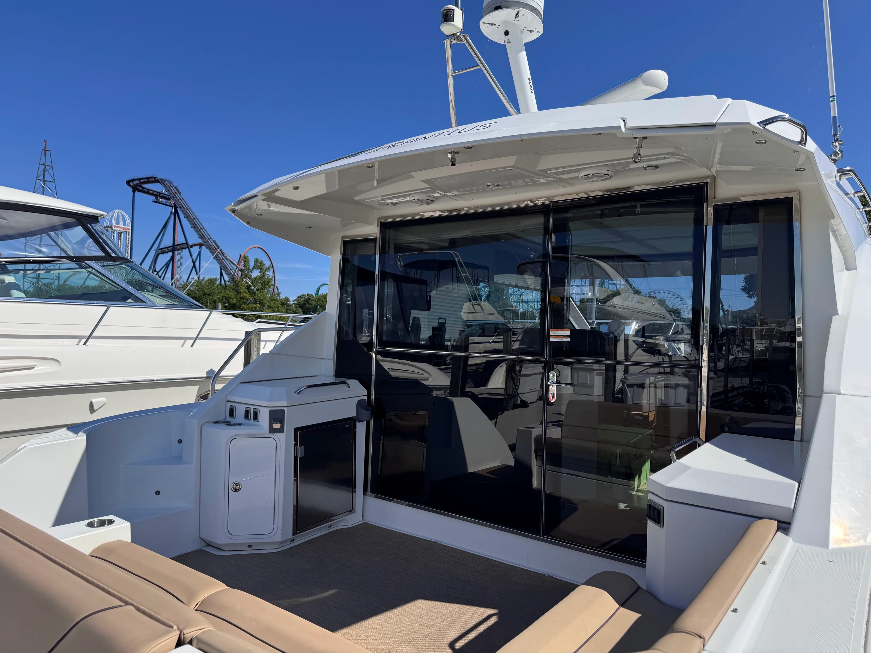 2014 Cruisers Yachts 45 CANTIUS Image Thumbnail #26