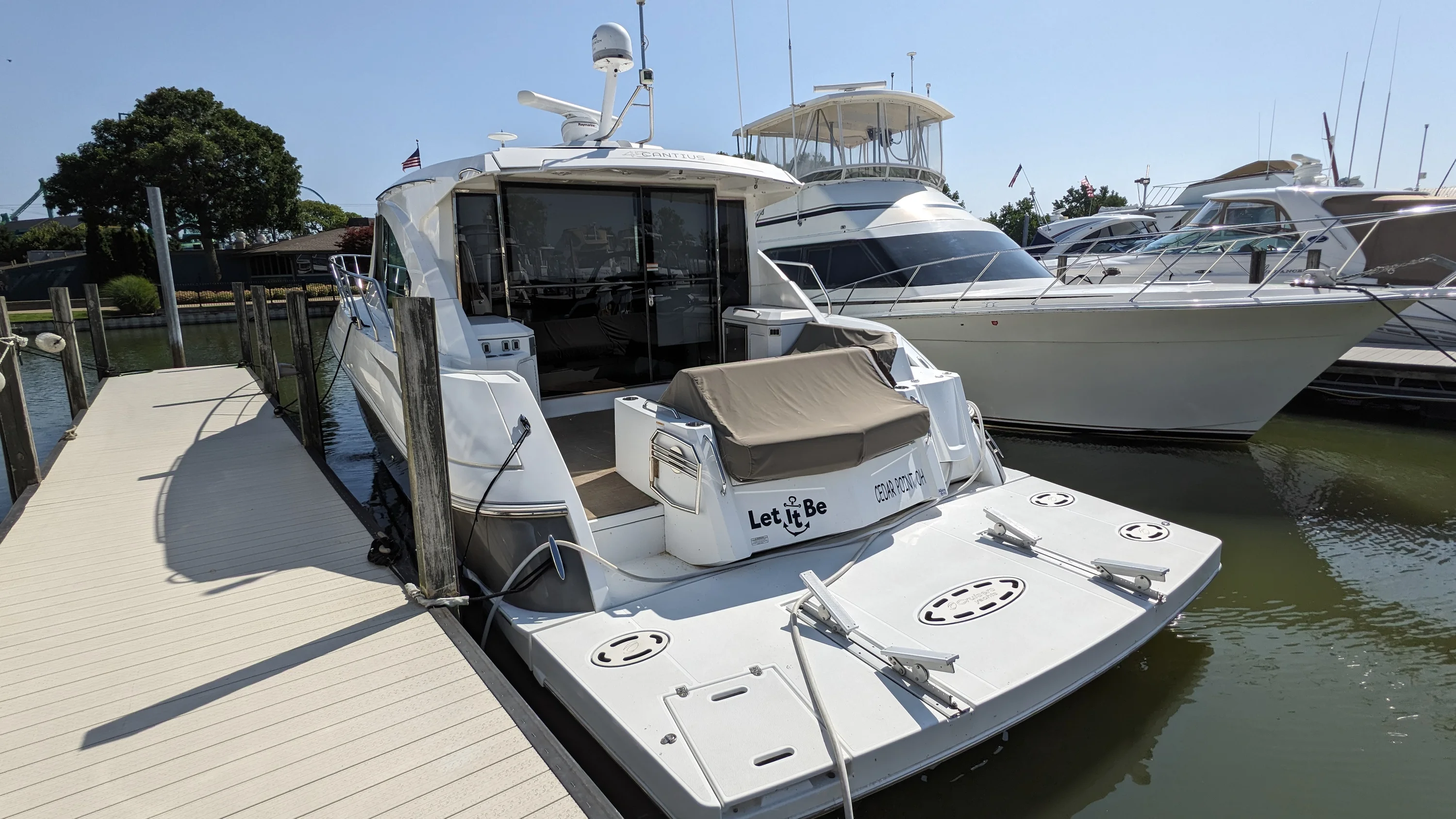 2014 Cruisers Yachts 45 CANTIUS Image Thumbnail #1