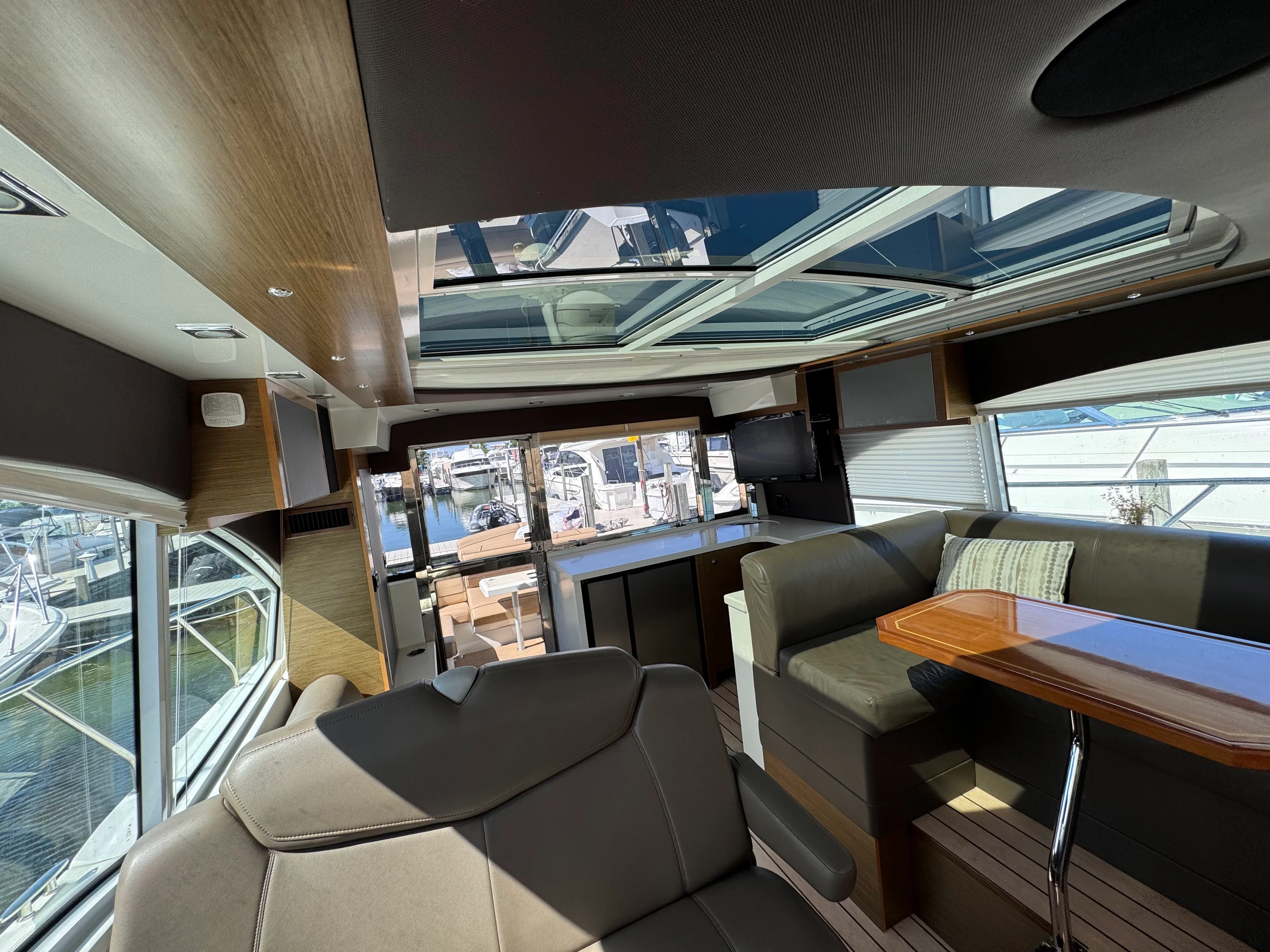 2014 Cruisers Yachts 45 CANTIUS Image Thumbnail #49