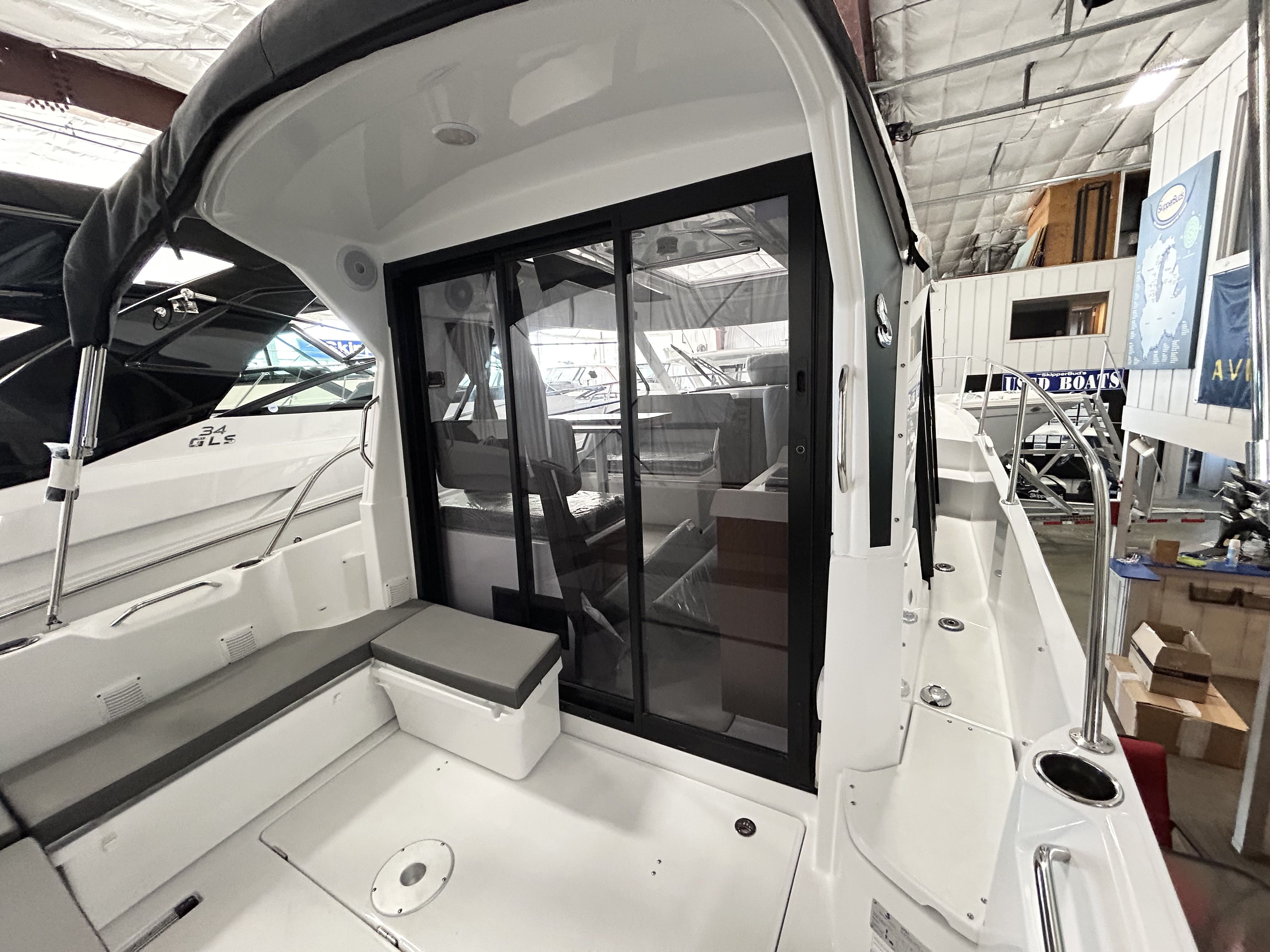 2024 Beneteau
                                                             9 OB Image Thumbnail #7