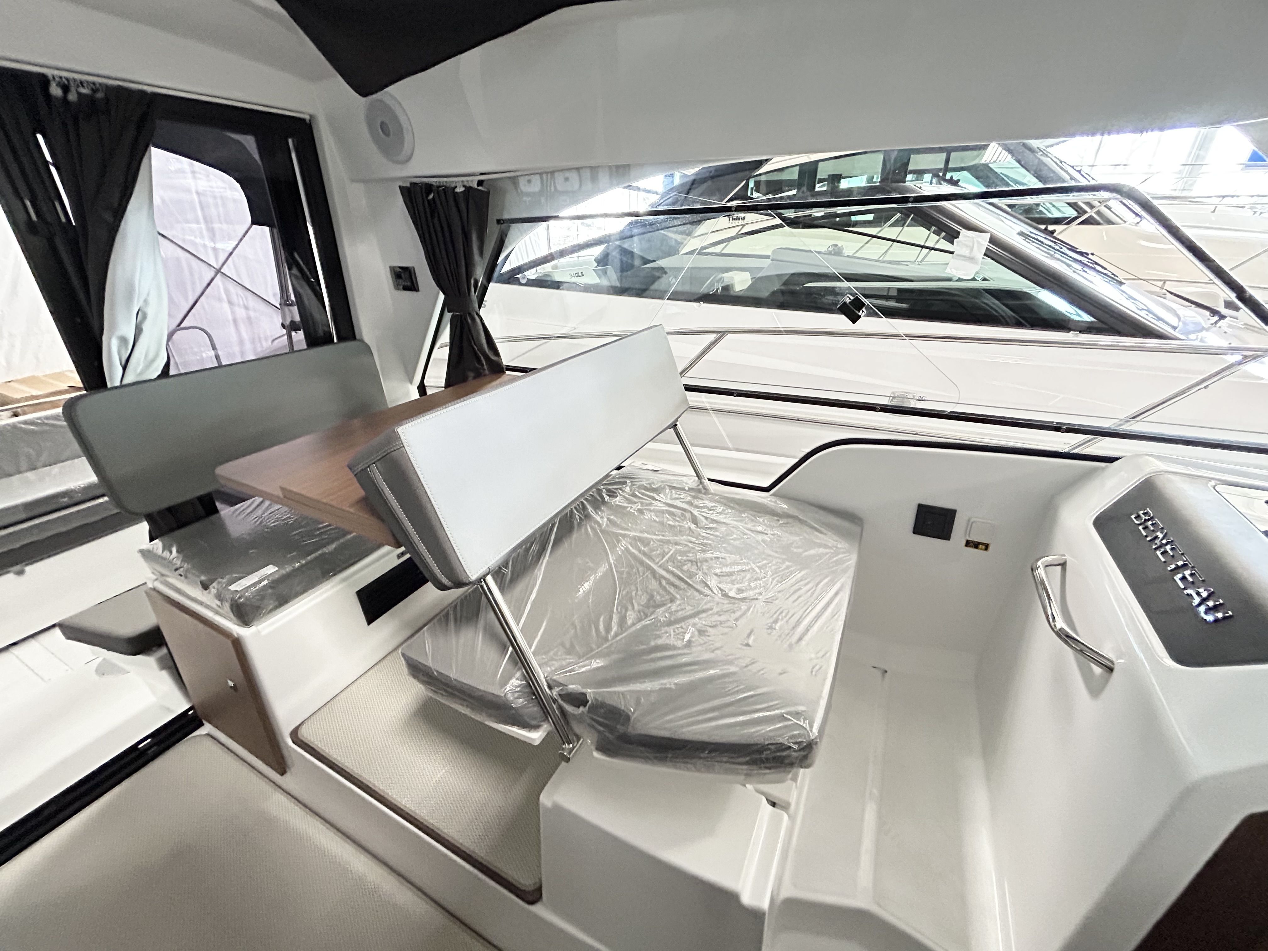 2024 Beneteau
                                                             9 OB Image Thumbnail #13