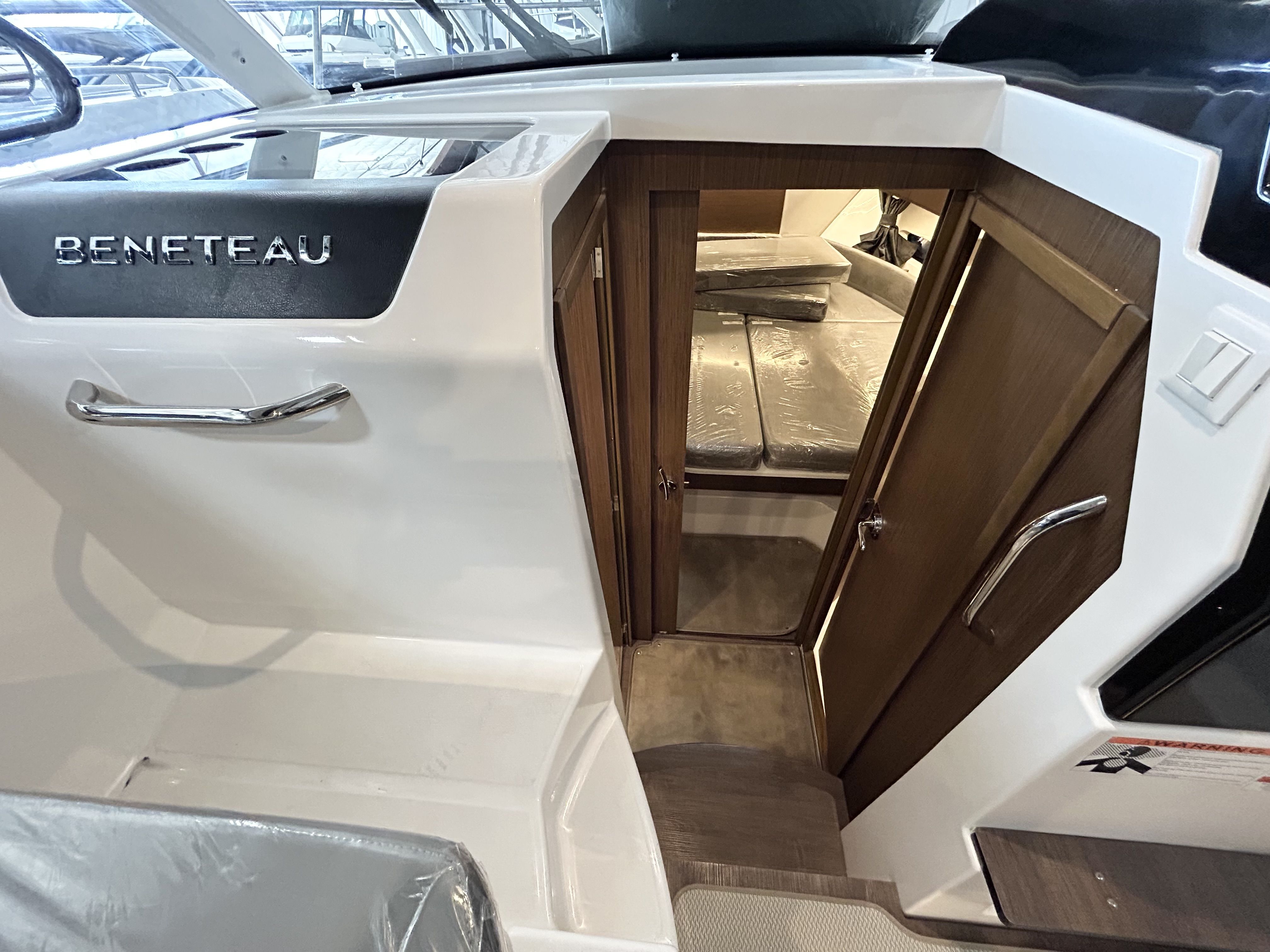 2024 Beneteau
                                                             9 OB Image Thumbnail #16