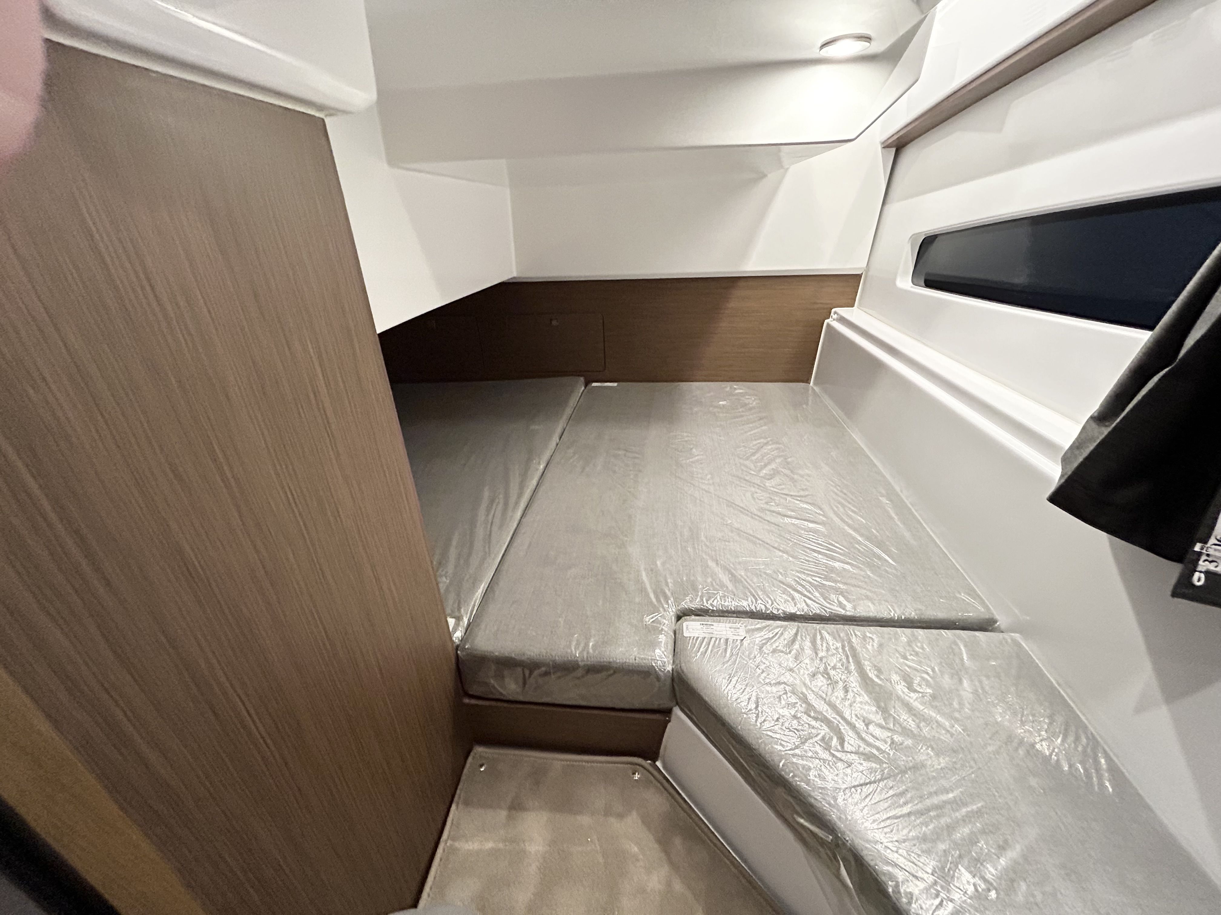 2024 Beneteau
                                                             9 OB Image Thumbnail #18
