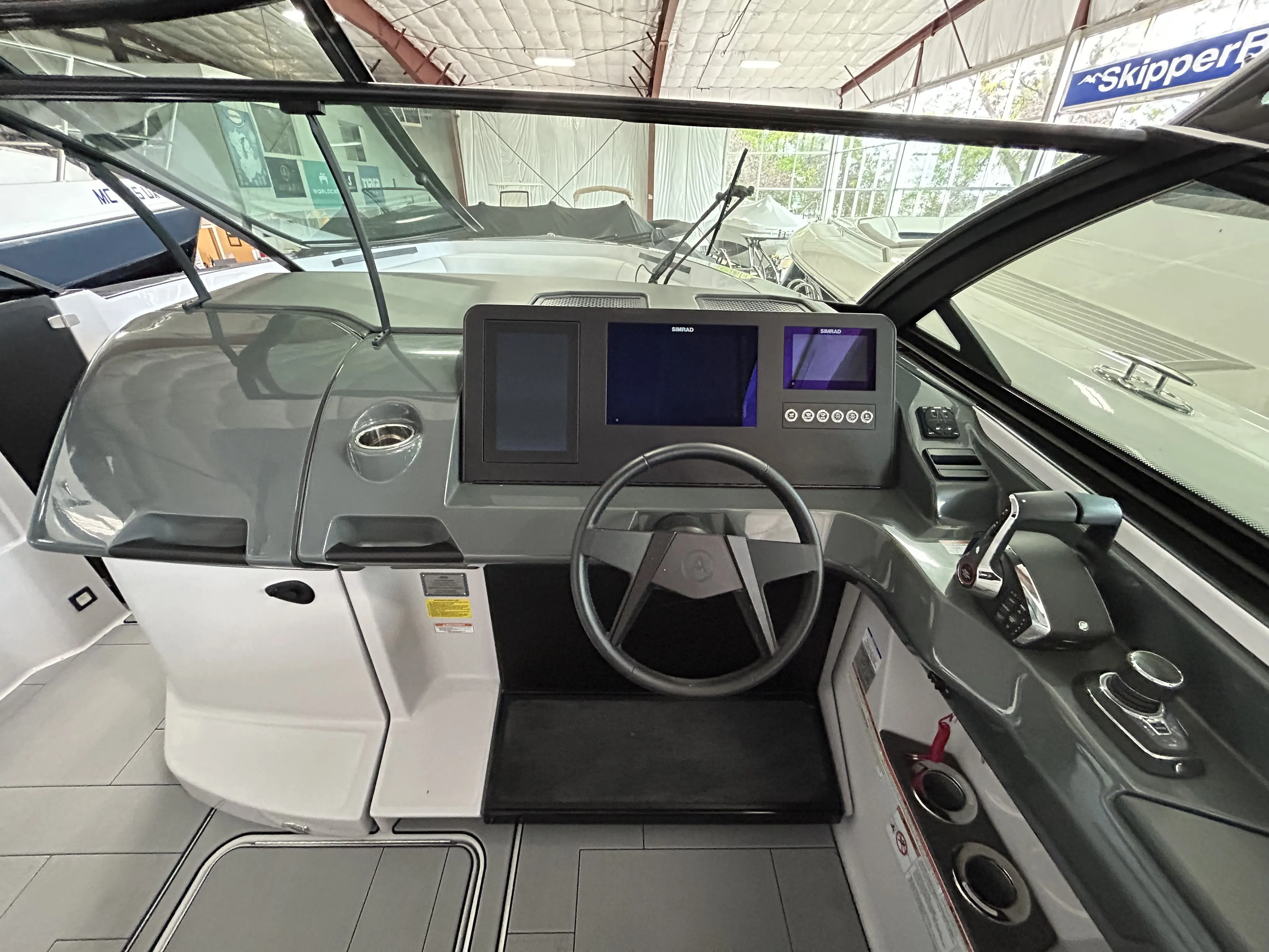 2024 Aviara AV32 Outboard Image Thumbnail #7