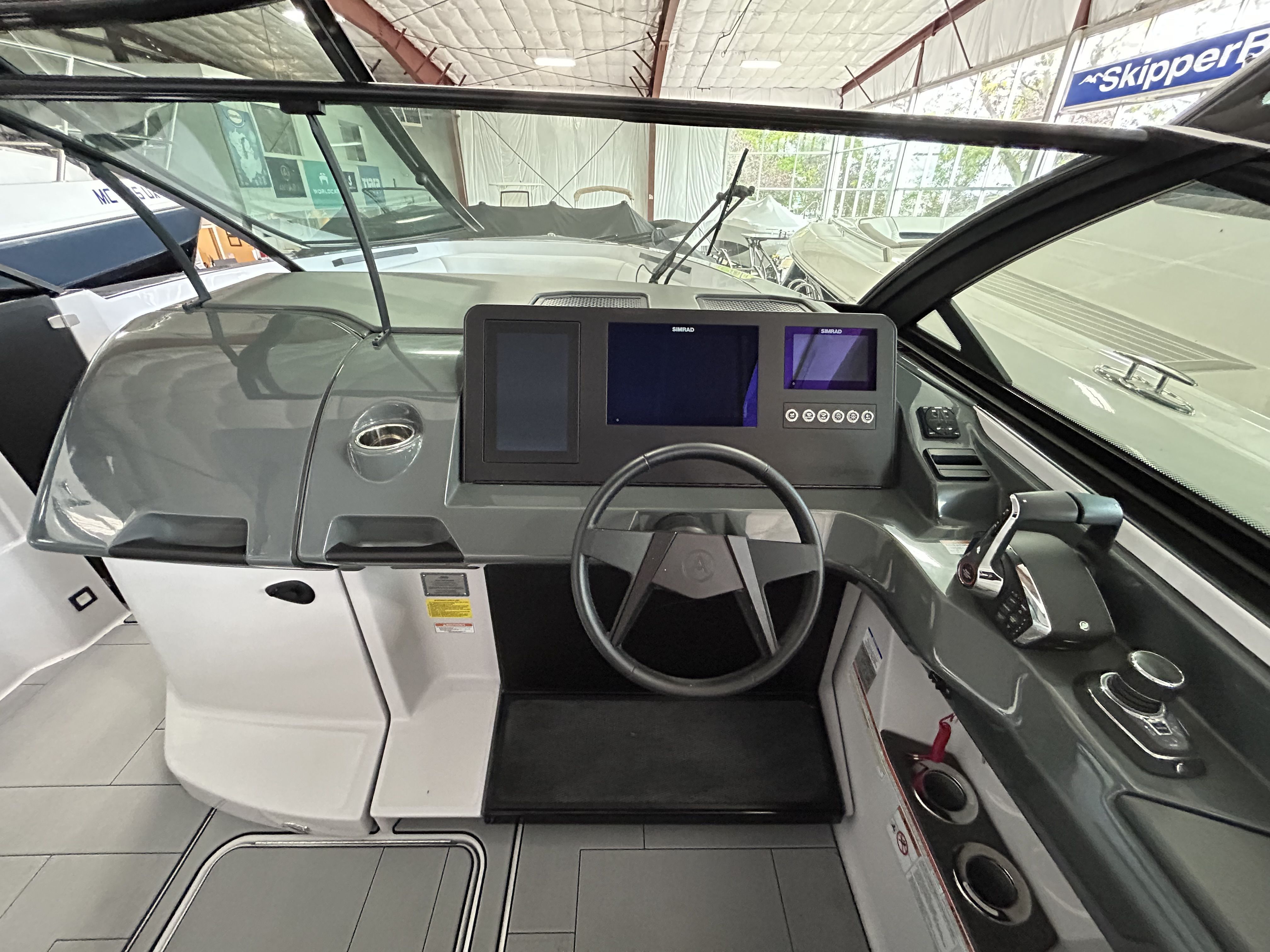 2024 Aviara AV32 Outboard Image Thumbnail #7