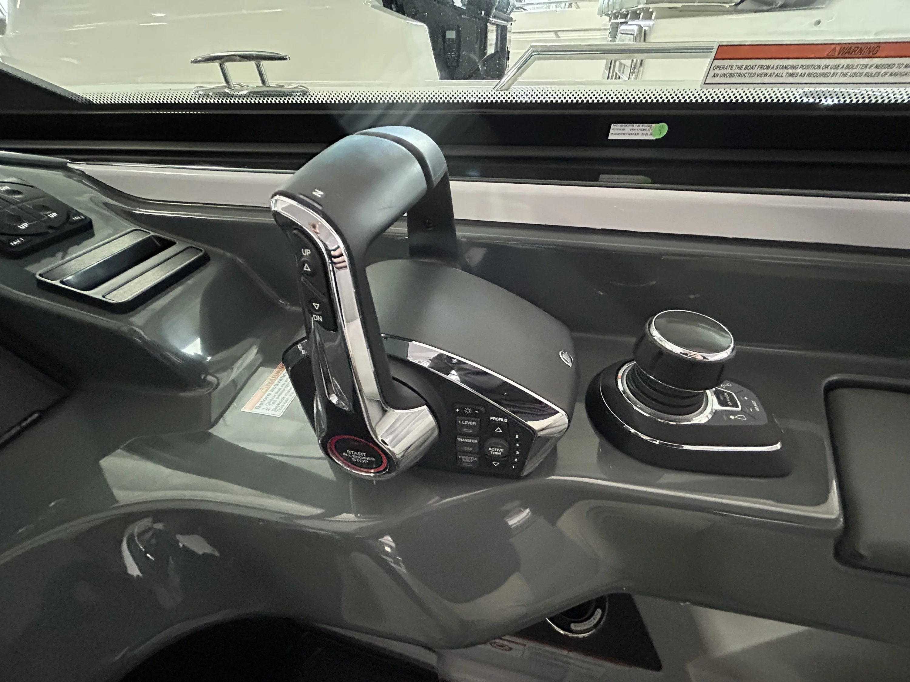 2024 Aviara AV32 Outboard Image Thumbnail #9