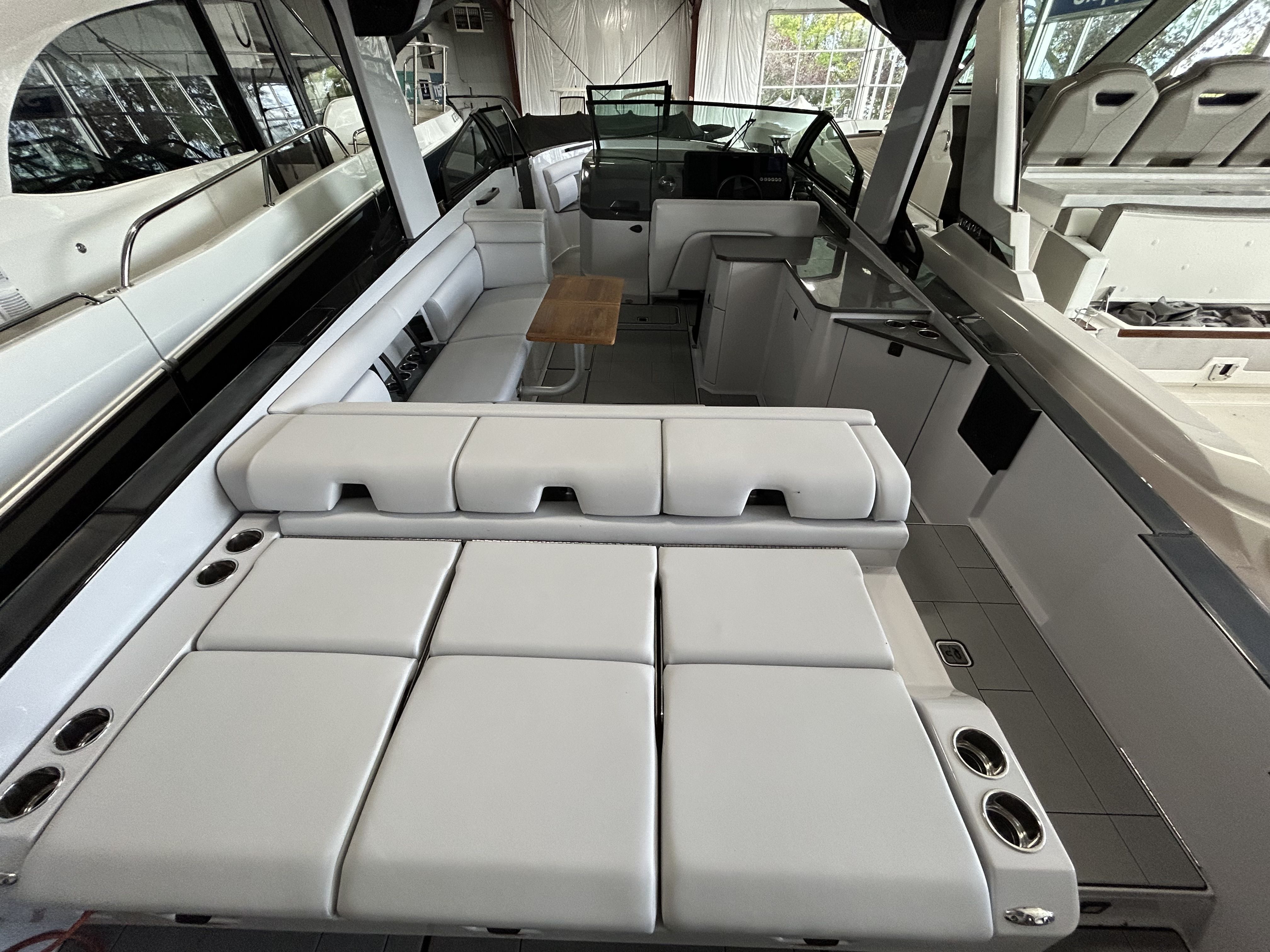 2024 Aviara AV32 Outboard Image Thumbnail #21