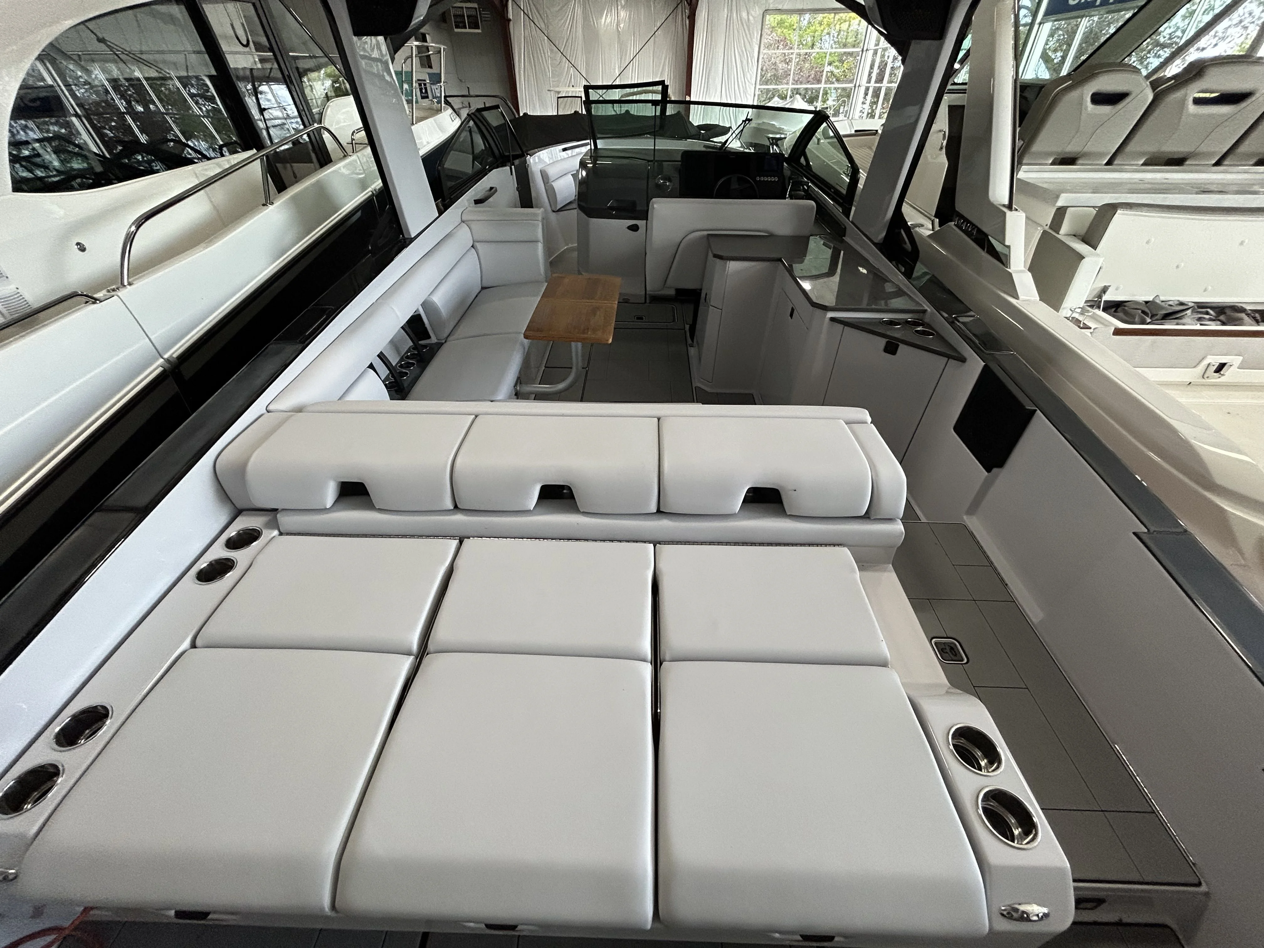 2024 Aviara AV32 Outboard Image Thumbnail #21