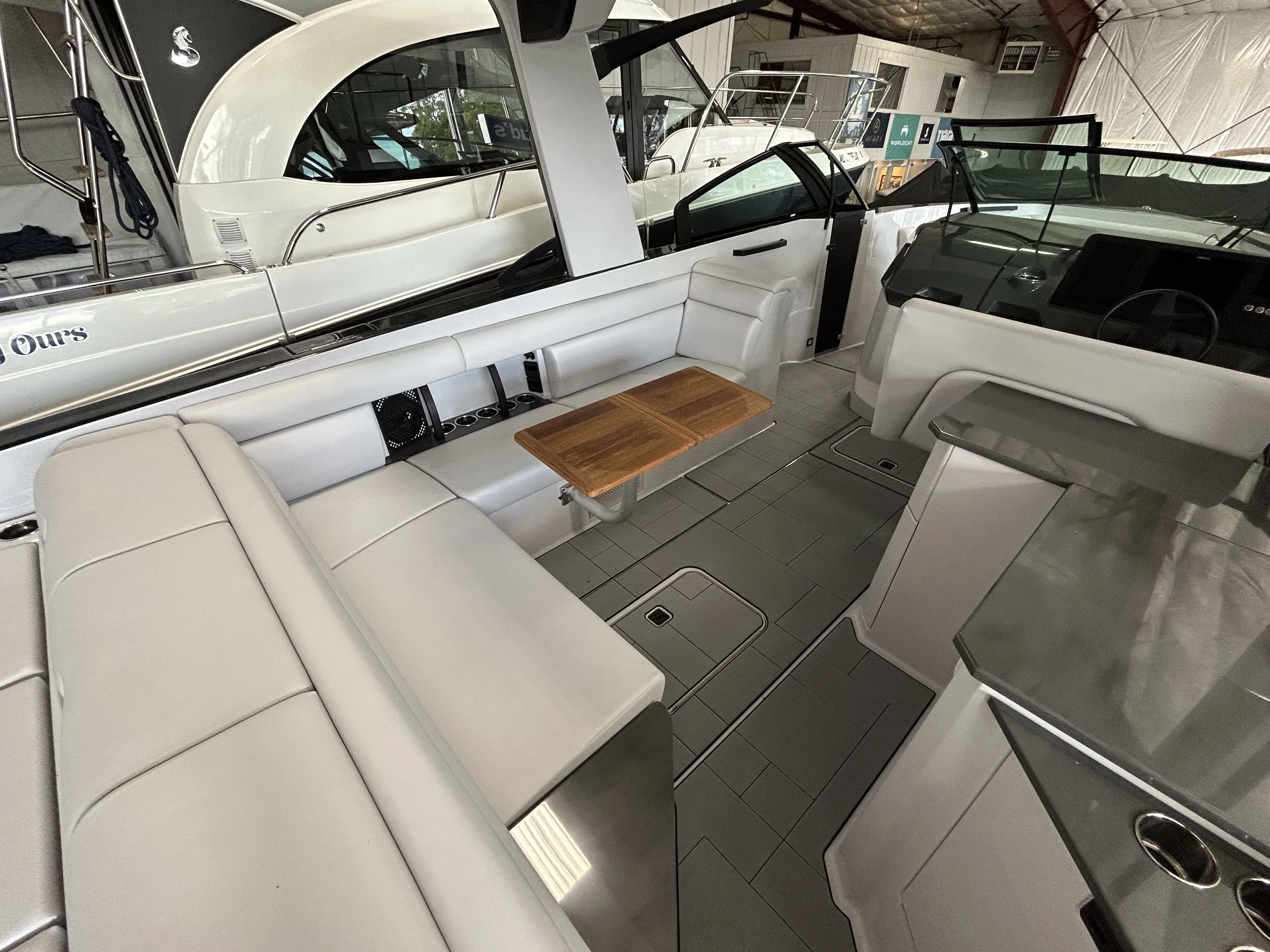 2024 Aviara AV32 Outboard Image Thumbnail #14