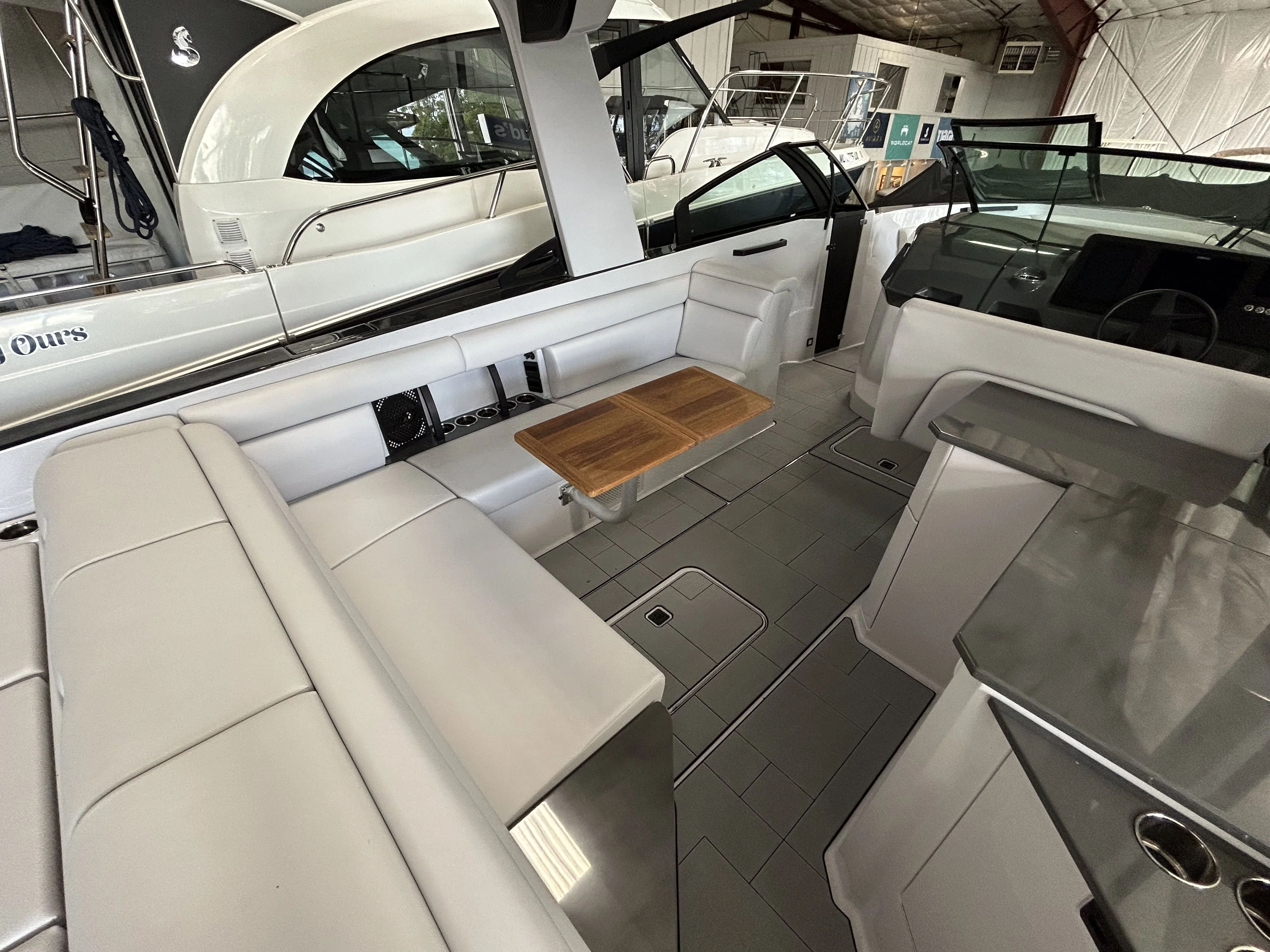 2024 Aviara AV32 Outboard Image Thumbnail #14