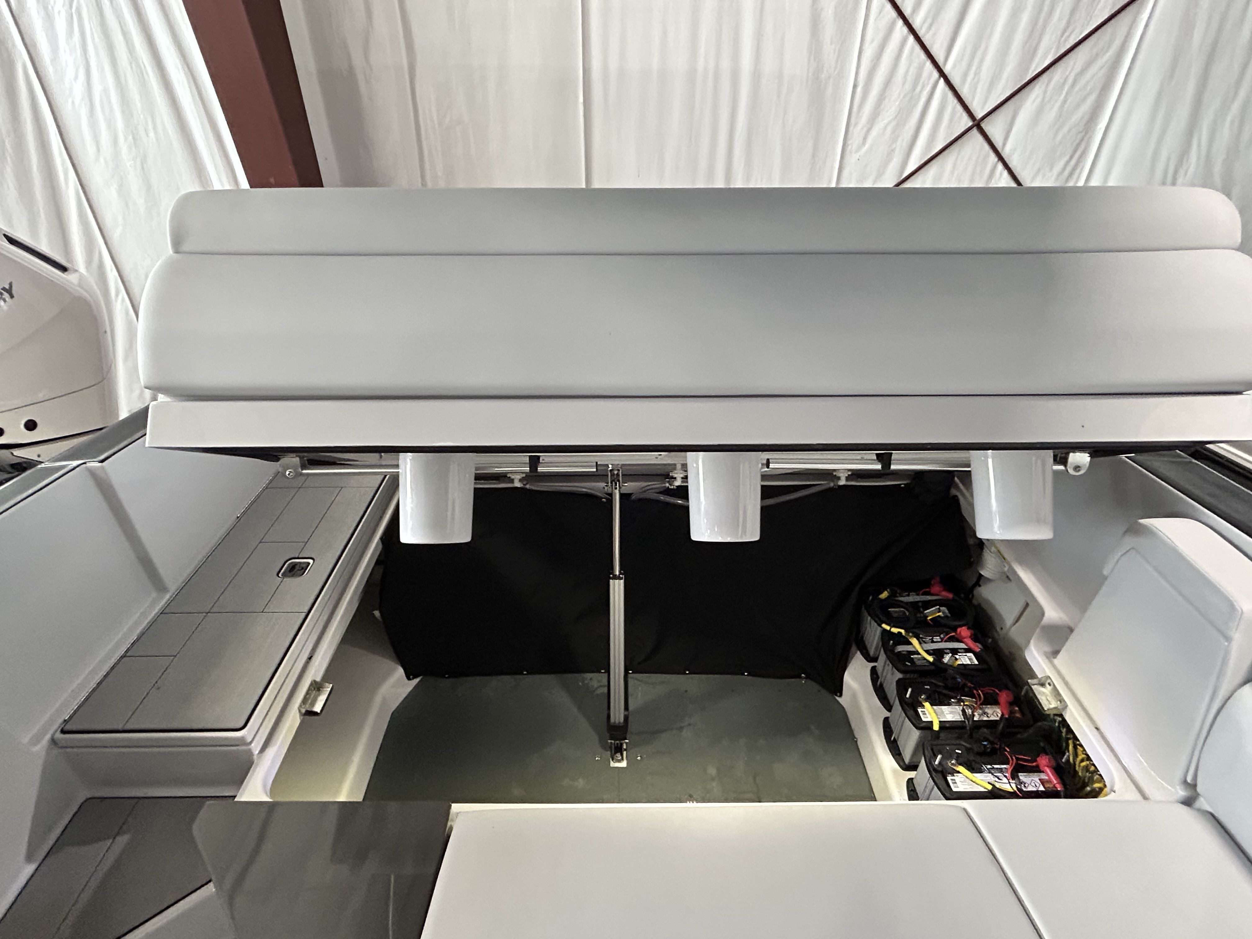 2024 Aviara AV32 Outboard Image Thumbnail #15