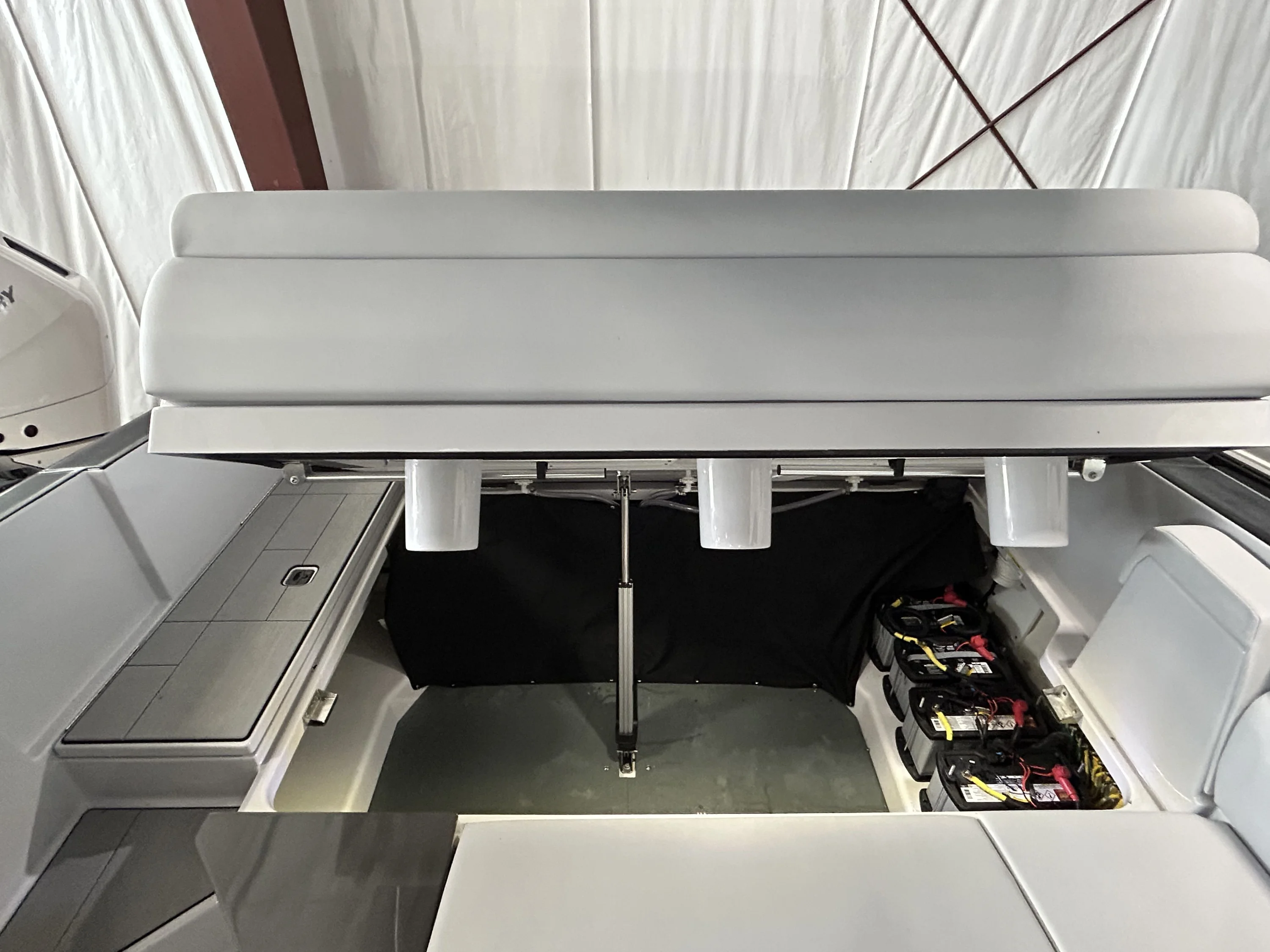 2024 Aviara AV32 Outboard Image Thumbnail #15