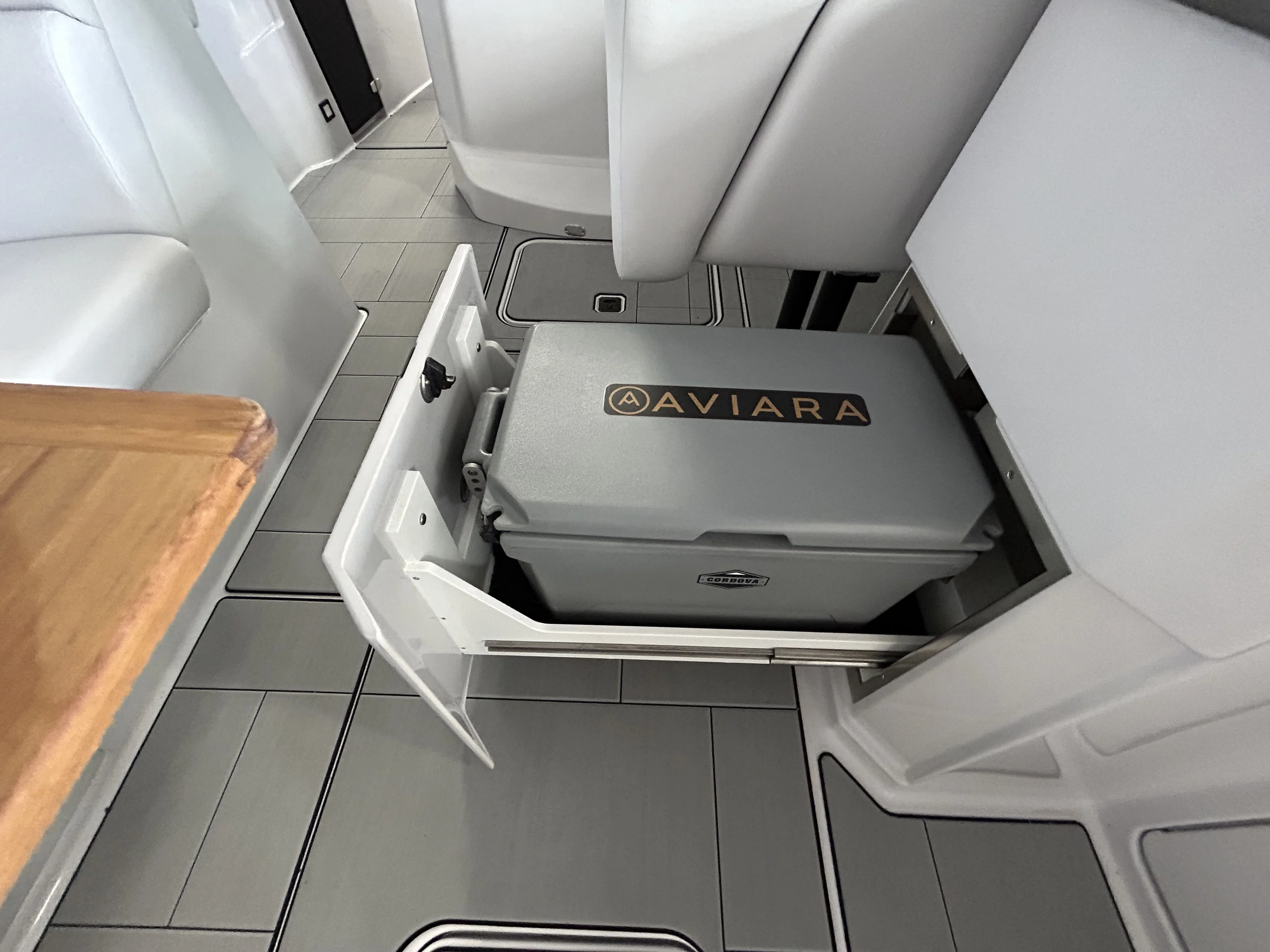 2024 Aviara AV32 Outboard Image Thumbnail #17