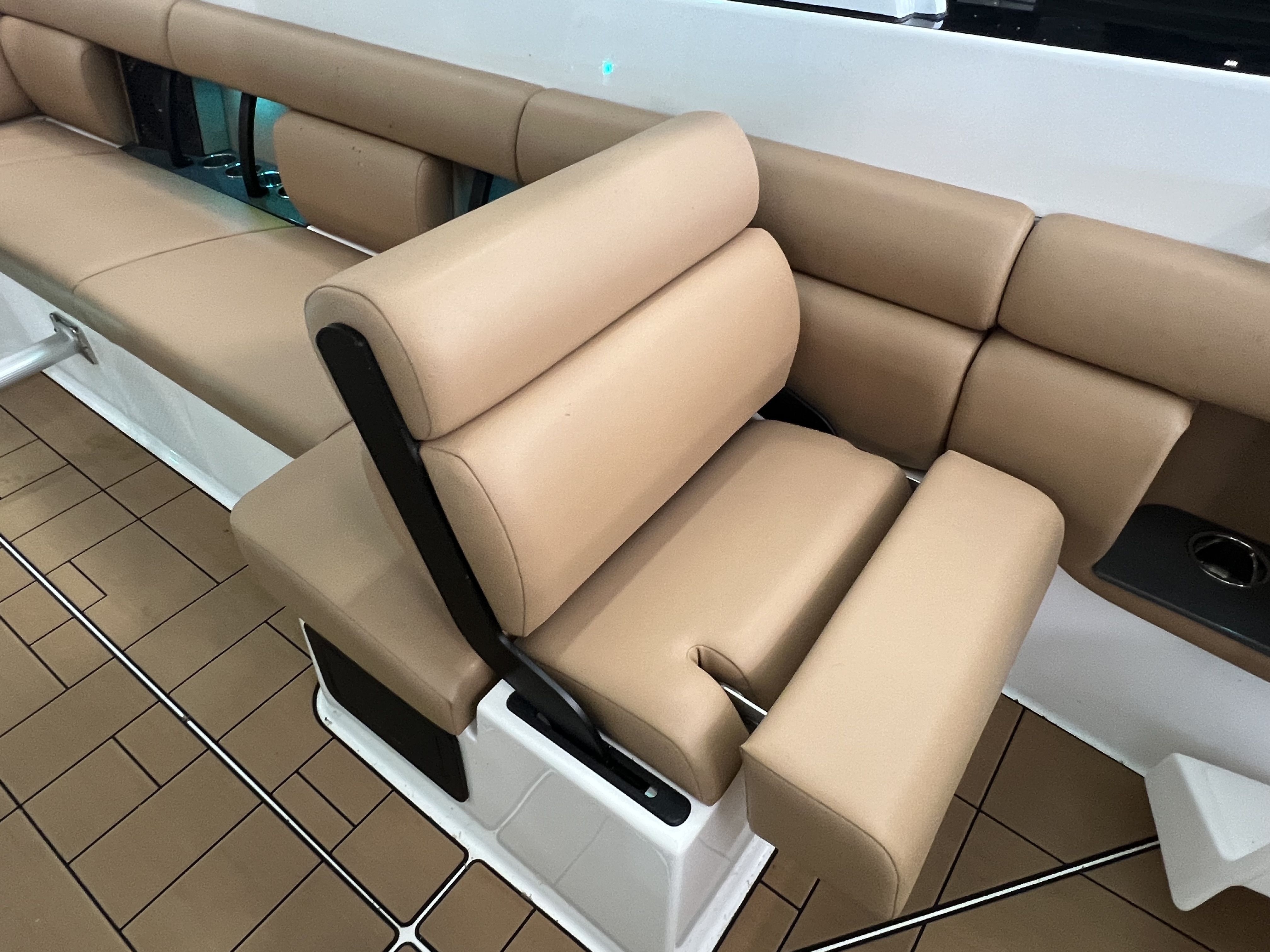 2023 Aviara AV36 Image Thumbnail #10