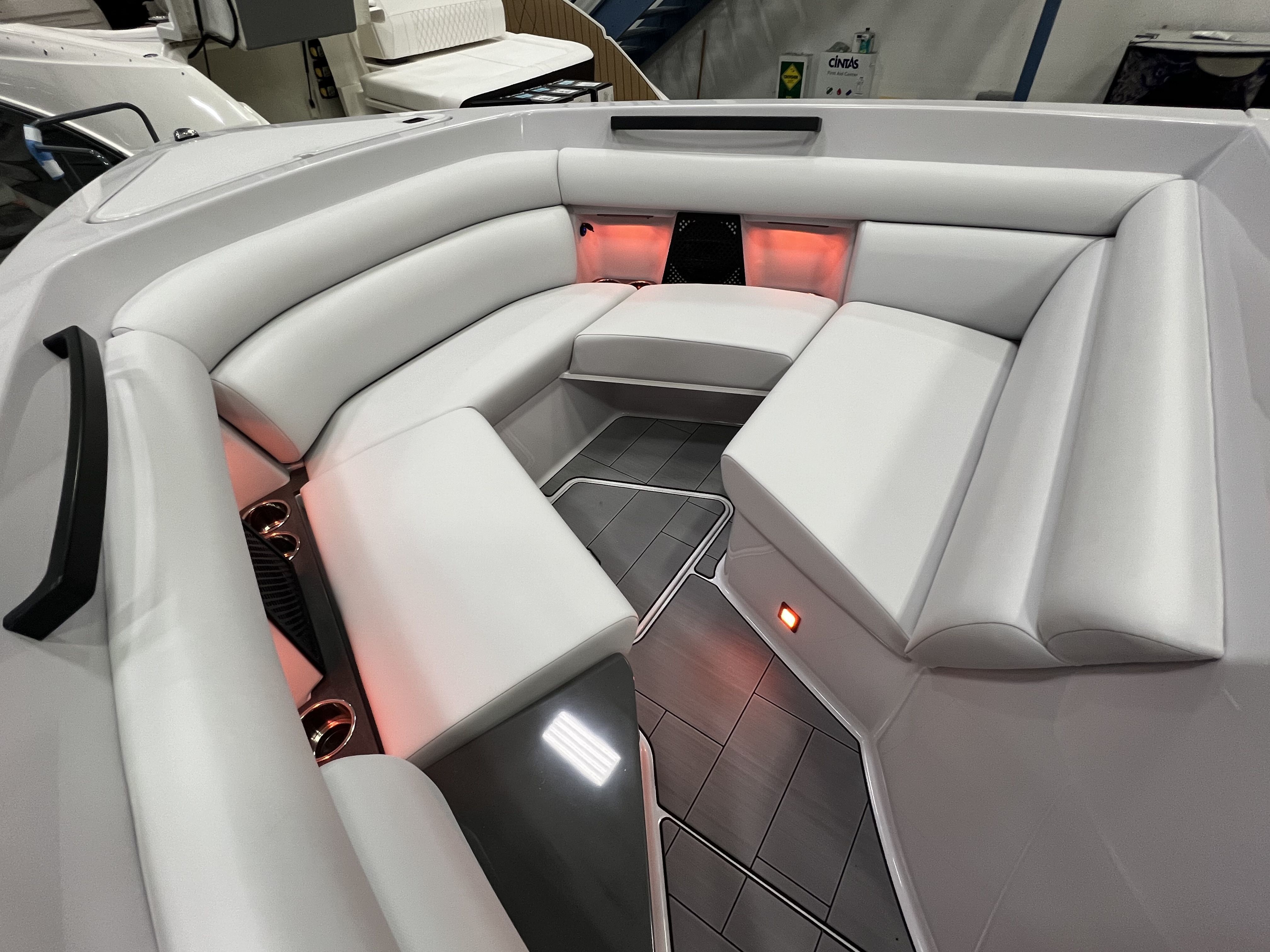 2024 Aviara AV32 Image Thumbnail #6