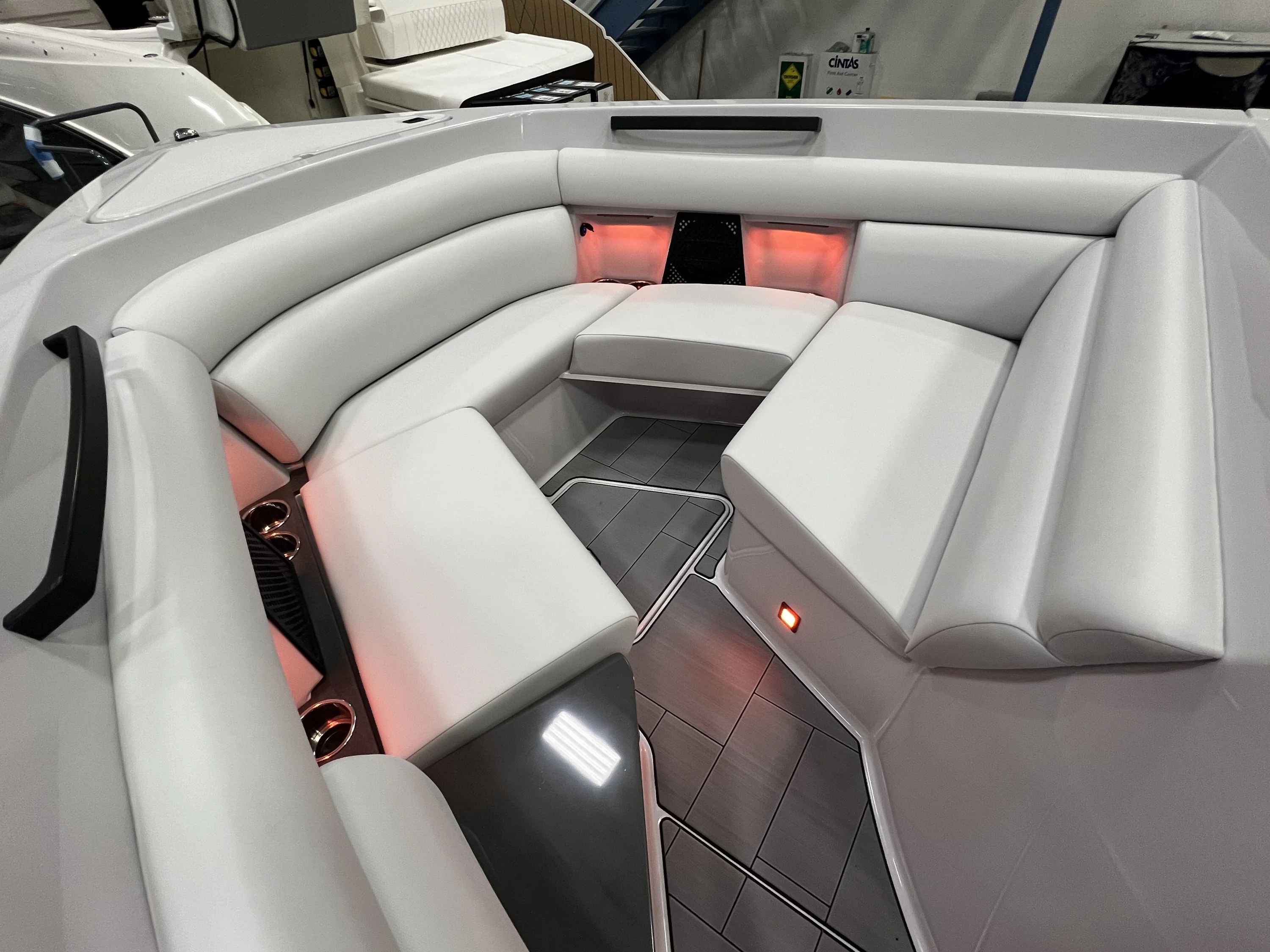 2024 Aviara AV32 Image Thumbnail #6