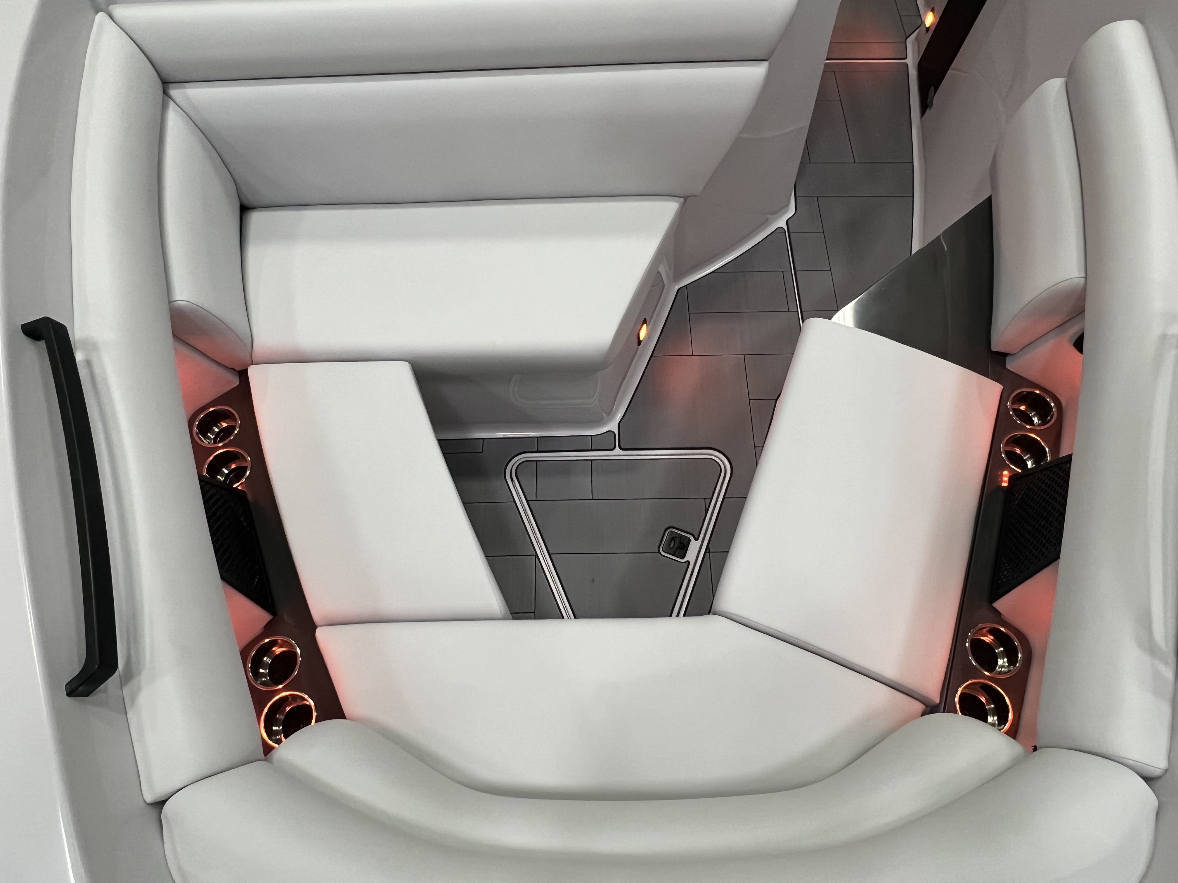 2024 Aviara AV32 Image Thumbnail #8